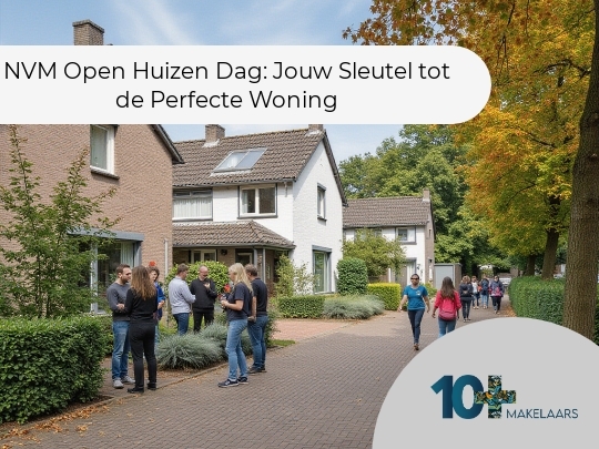 Een rustige woonstraat met bakstenen huizen onder een deels bewolkte blauwe lucht. Er staan mensen in groepen te praten, terwijl anderen langs de stoep lopen. Aan de rechterkant staan bomen met groen en herfstgekleurd blad.