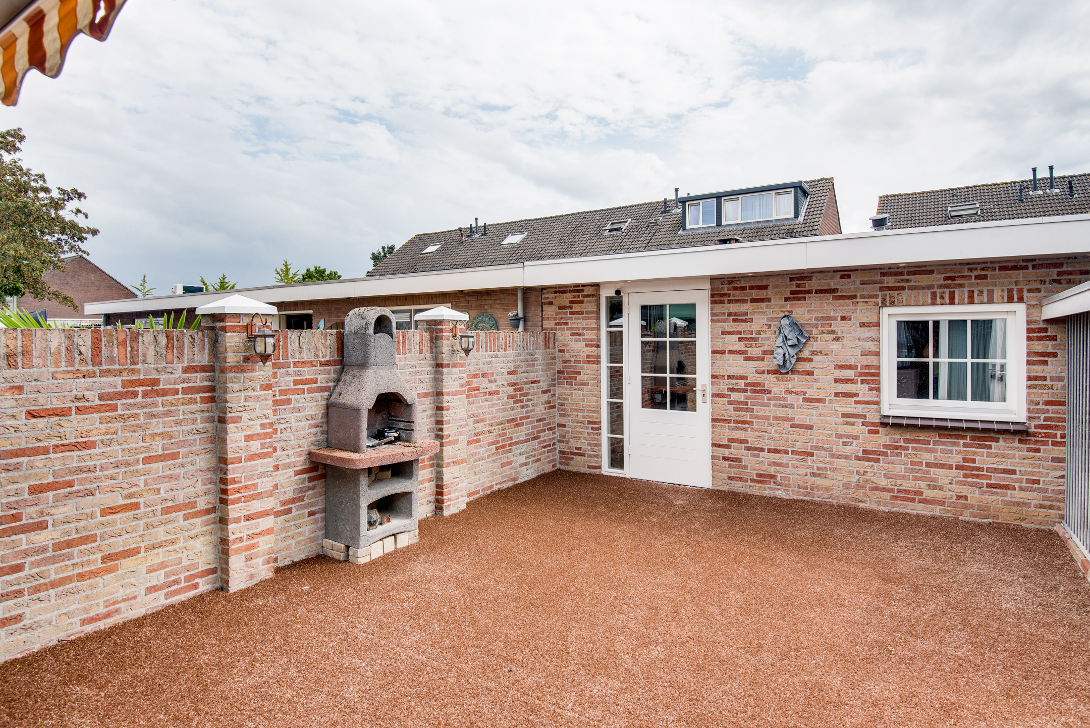 5 Rooms Rooms,1 BathroomBathrooms,Woonhuis,Te Koop,1073