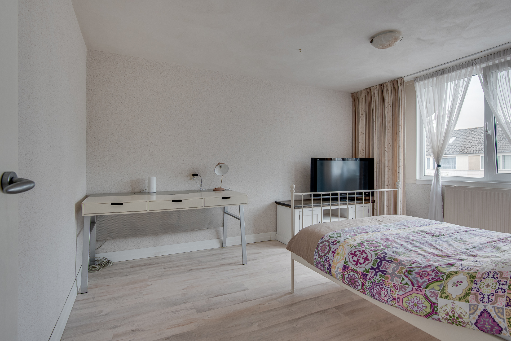 5 Rooms Rooms,1 BathroomBathrooms,Woonhuis,Te Koop,1073