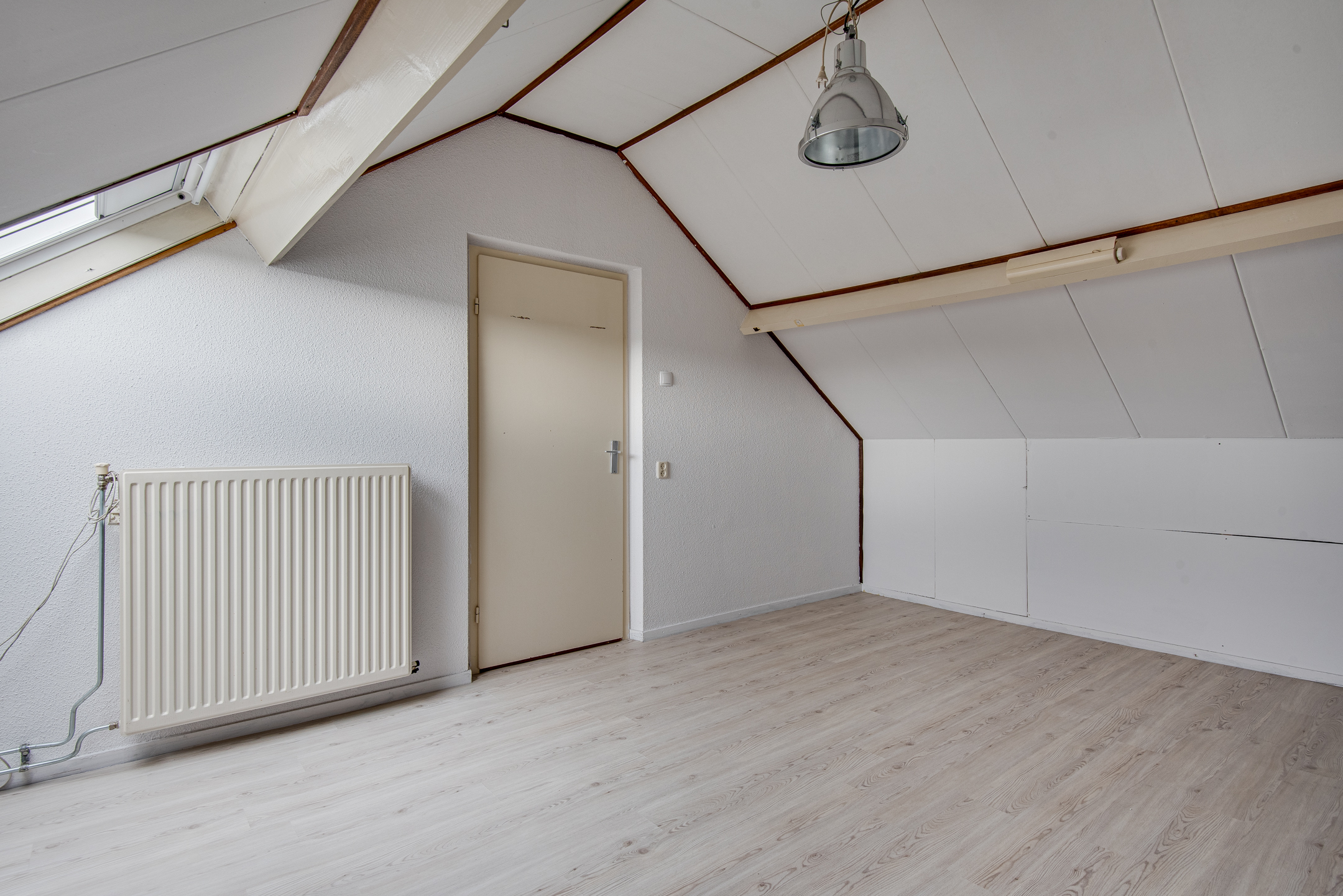 5 Rooms Rooms,1 BathroomBathrooms,Woonhuis,Te Koop,1073