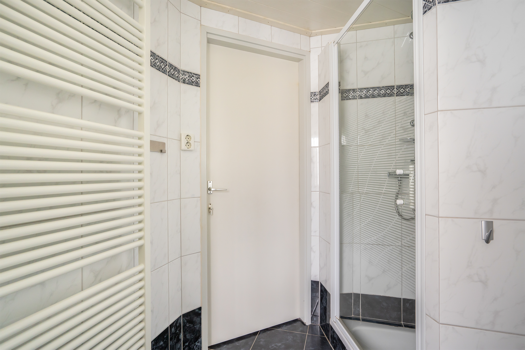 6 Rooms Rooms,1 BathroomBathrooms,Woonhuis,Te Koop,1104