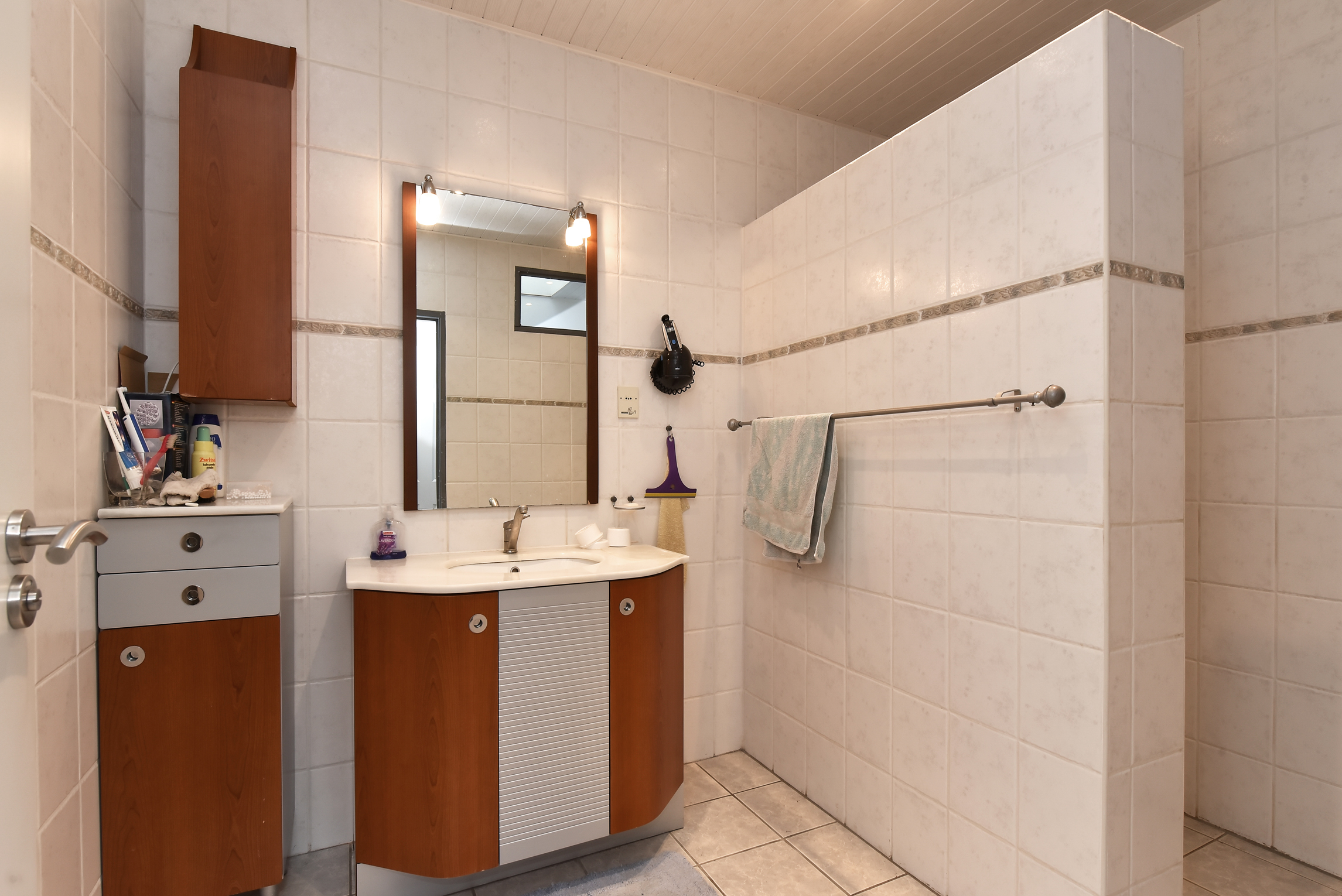 6 Rooms Rooms,1 BathroomBathrooms,Woonhuis,Te Koop,1137