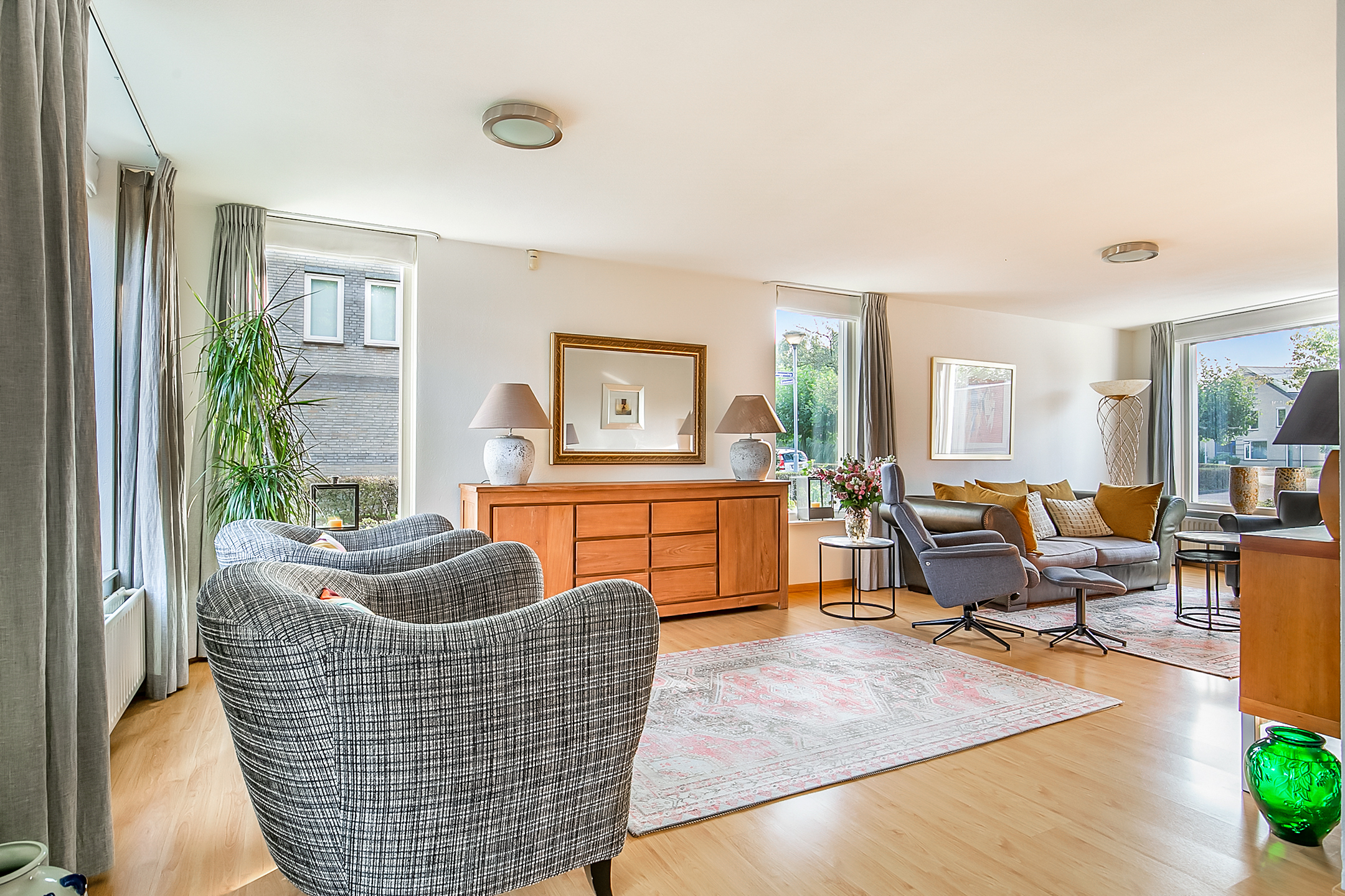 5 Rooms Rooms,1 BathroomBathrooms,Woonhuis,Te Koop,1154