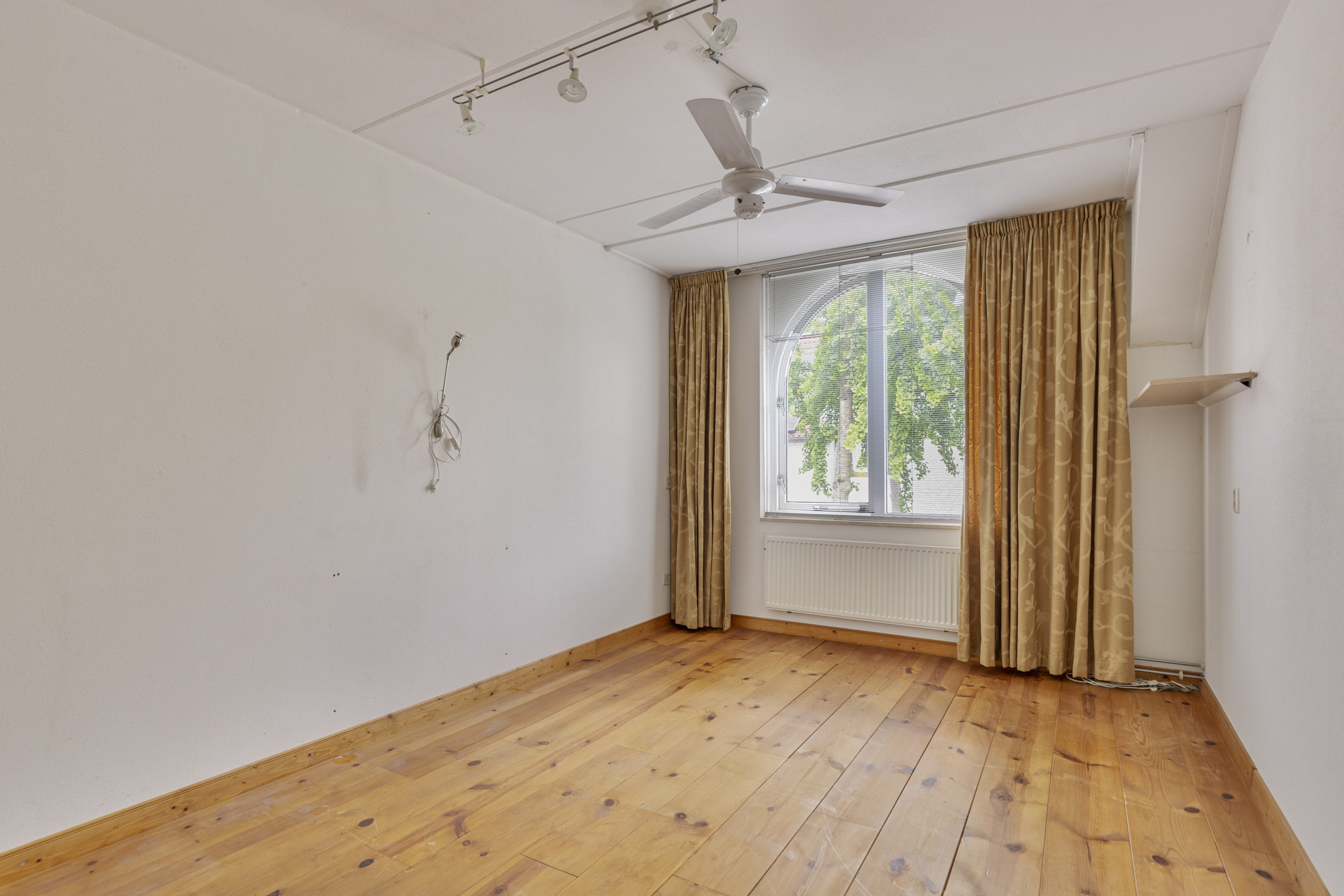 5 Rooms Rooms,1 BathroomBathrooms,Woonhuis,Te Koop,1293
