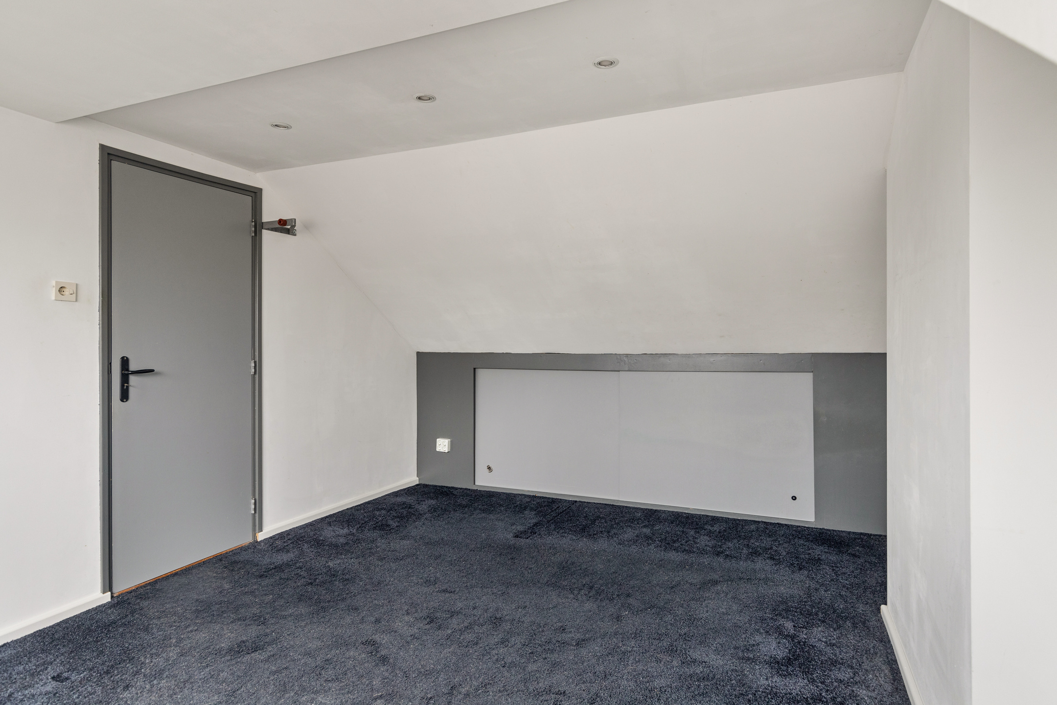 5 Rooms Rooms,1 BathroomBathrooms,Woonhuis,Te Koop,1299