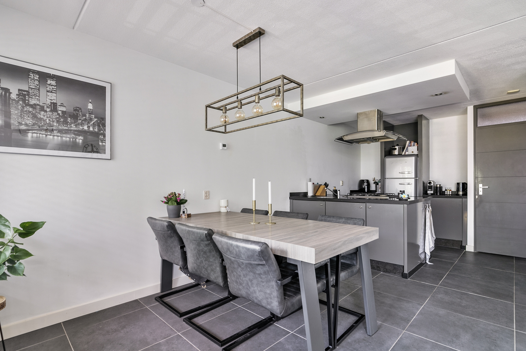 2 Bedrooms Bedrooms, ,1 BathroomBathrooms,Appartement,Te Koop,1302