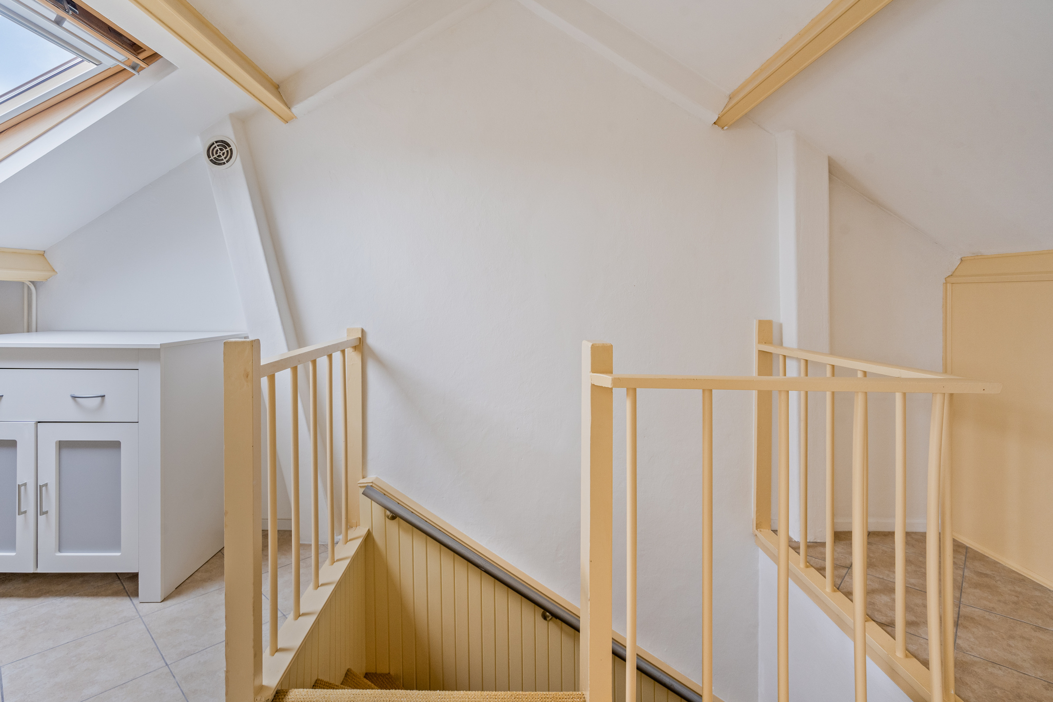 5 Rooms Rooms,1 BathroomBathrooms,Woonhuis,Te Koop,1385