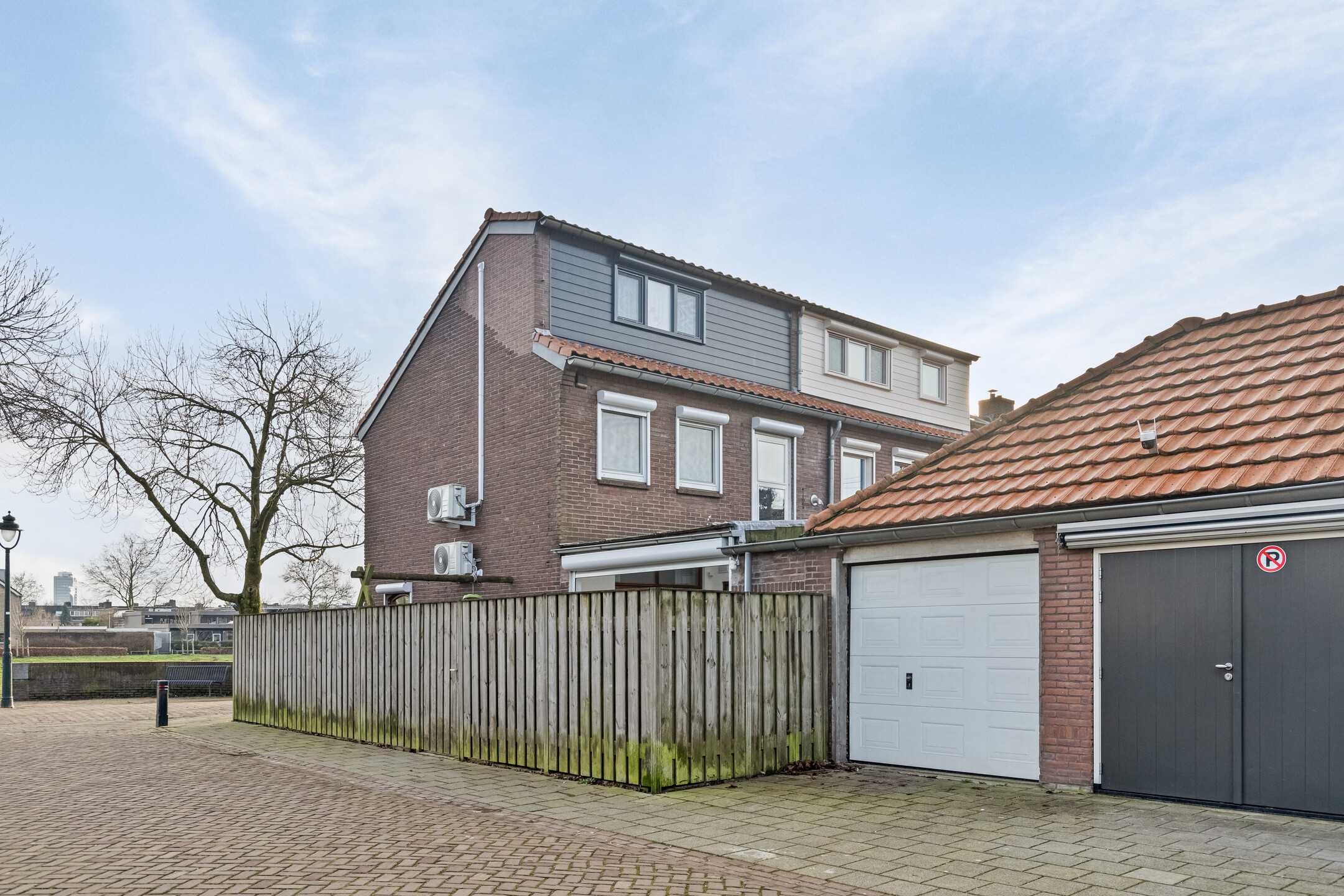 4 Rooms Rooms,1 BathroomBathrooms,Woonhuis,Te Koop,1431