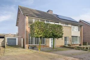5 Rooms Rooms,1 BathroomBathrooms,Woonhuis,Te Koop,1440