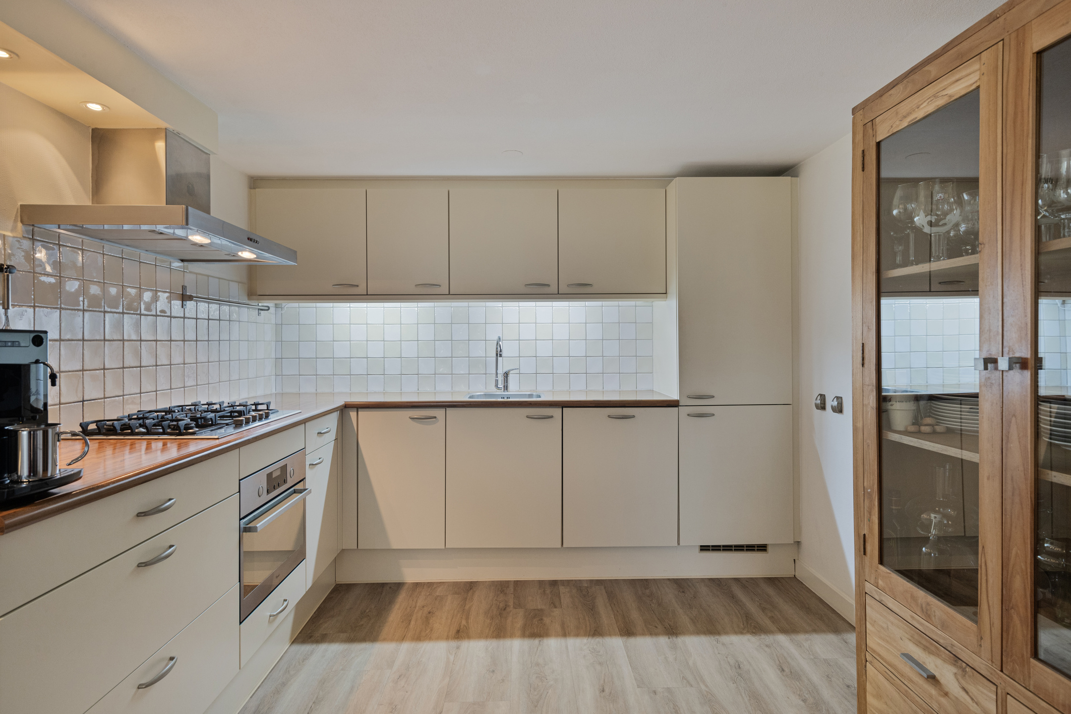 6 Rooms Rooms,1 BathroomBathrooms,Woonhuis,Te Koop,1447