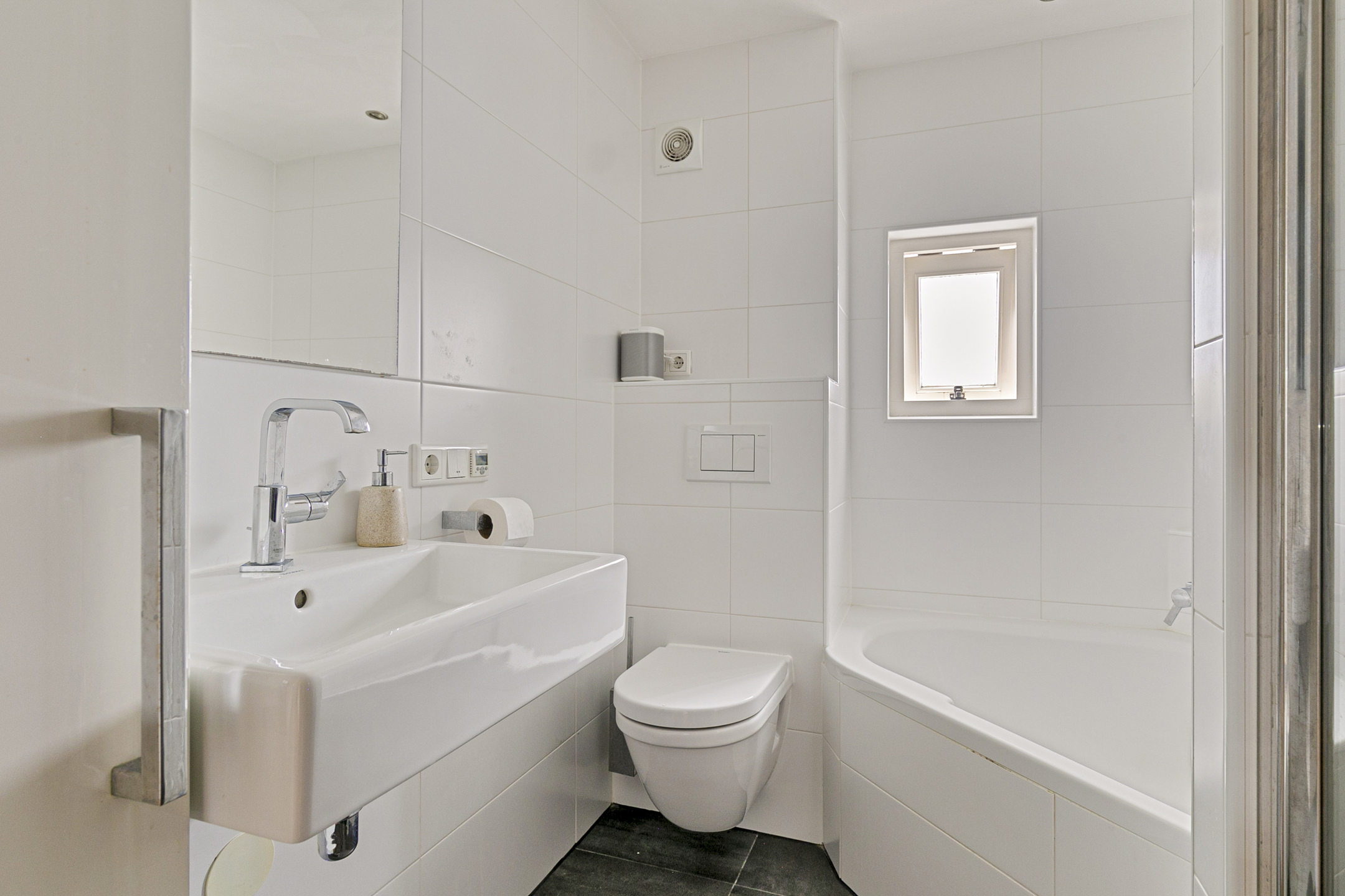 4 Rooms Rooms,1 BathroomBathrooms,Woonhuis,Te Koop,1456
