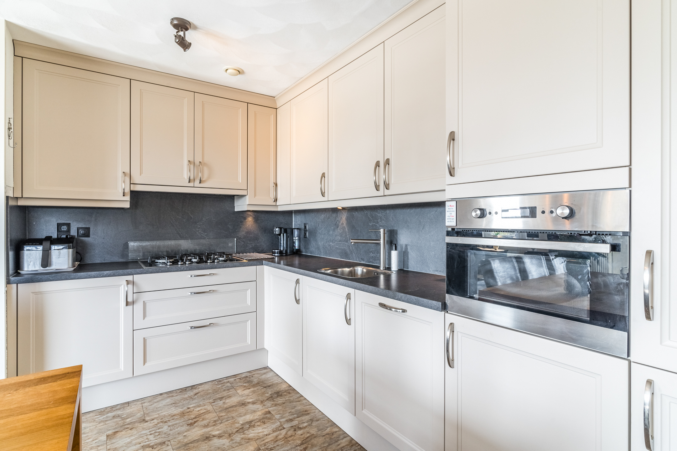 1 Bedroom Bedrooms, ,1 BathroomBathrooms,Appartement,Te Koop,1458