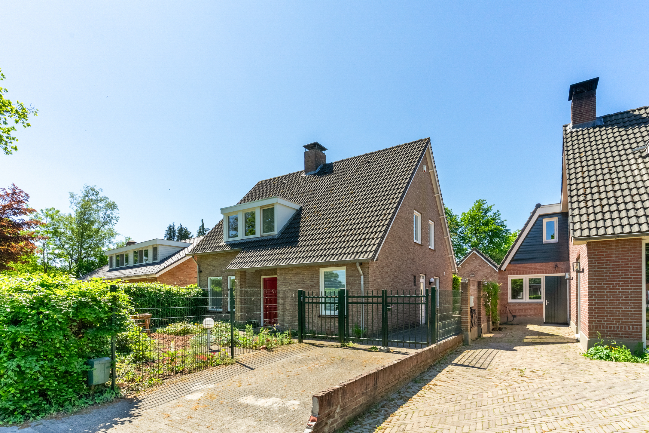 8 Rooms Rooms,1 BathroomBathrooms,Woonhuis,Te Koop,1476