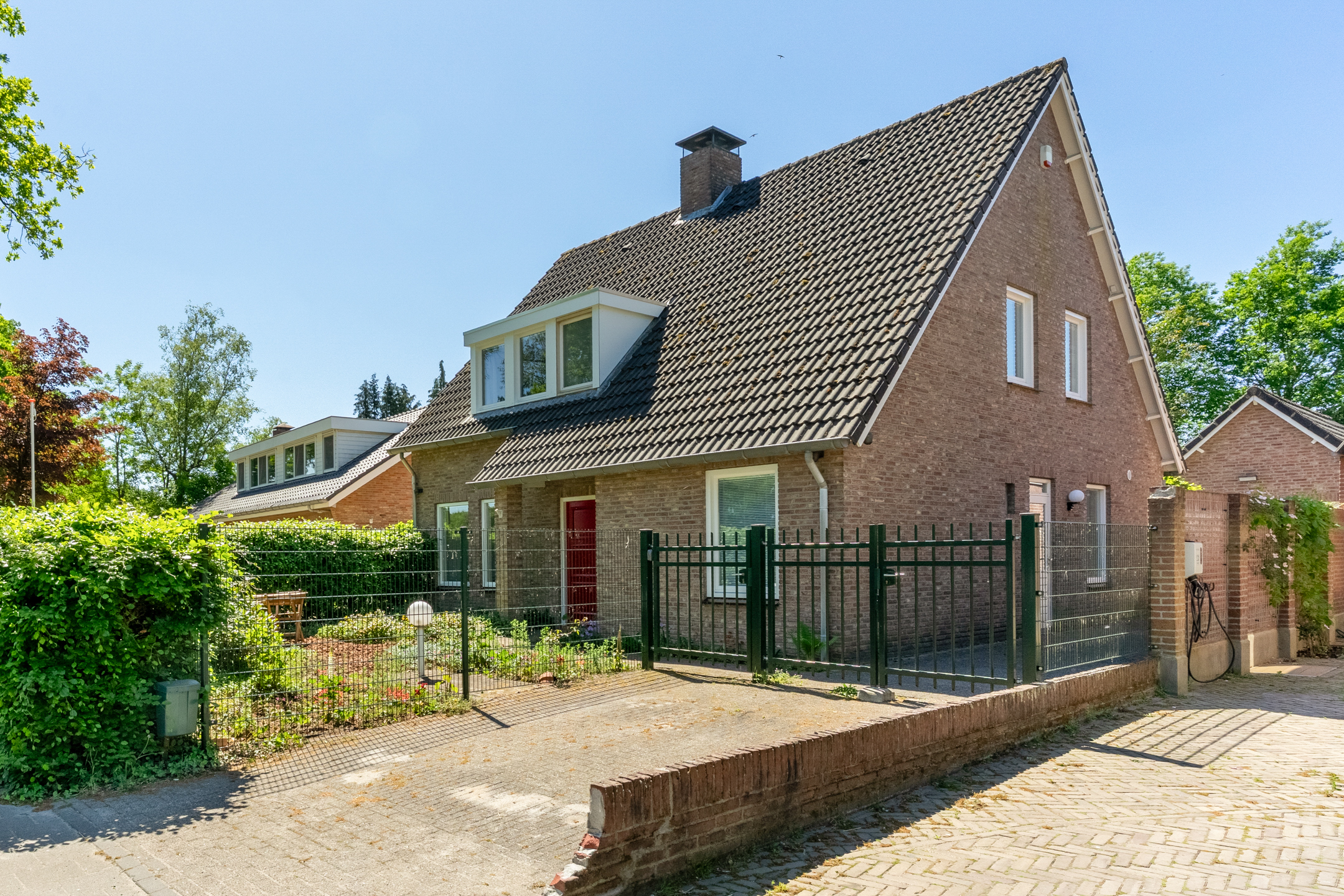 8 Rooms Rooms,1 BathroomBathrooms,Woonhuis,Te Koop,1476