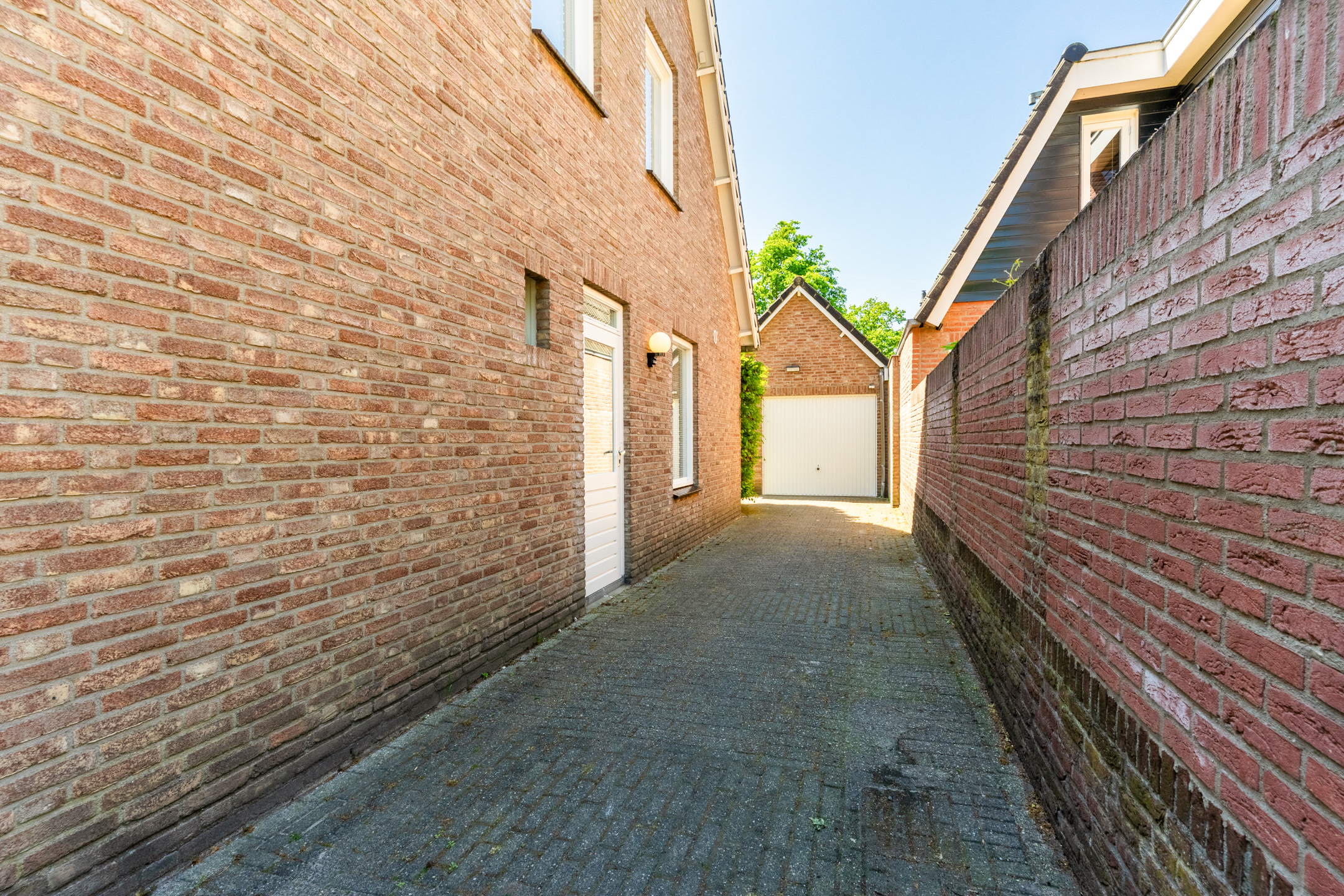 8 Rooms Rooms,1 BathroomBathrooms,Woonhuis,Te Koop,1476
