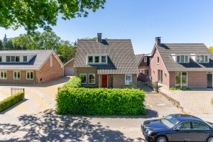 8 Rooms Rooms,1 BathroomBathrooms,Woonhuis,Te Koop,1476