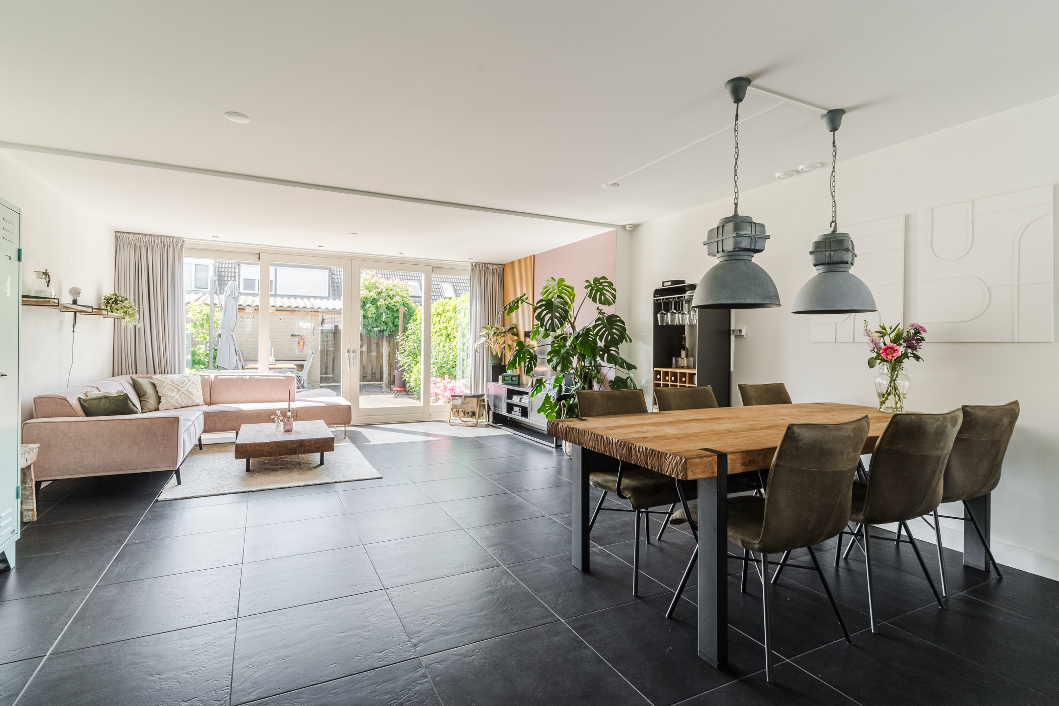 6 Rooms Rooms,1 BathroomBathrooms,Woonhuis,Te Koop,1477