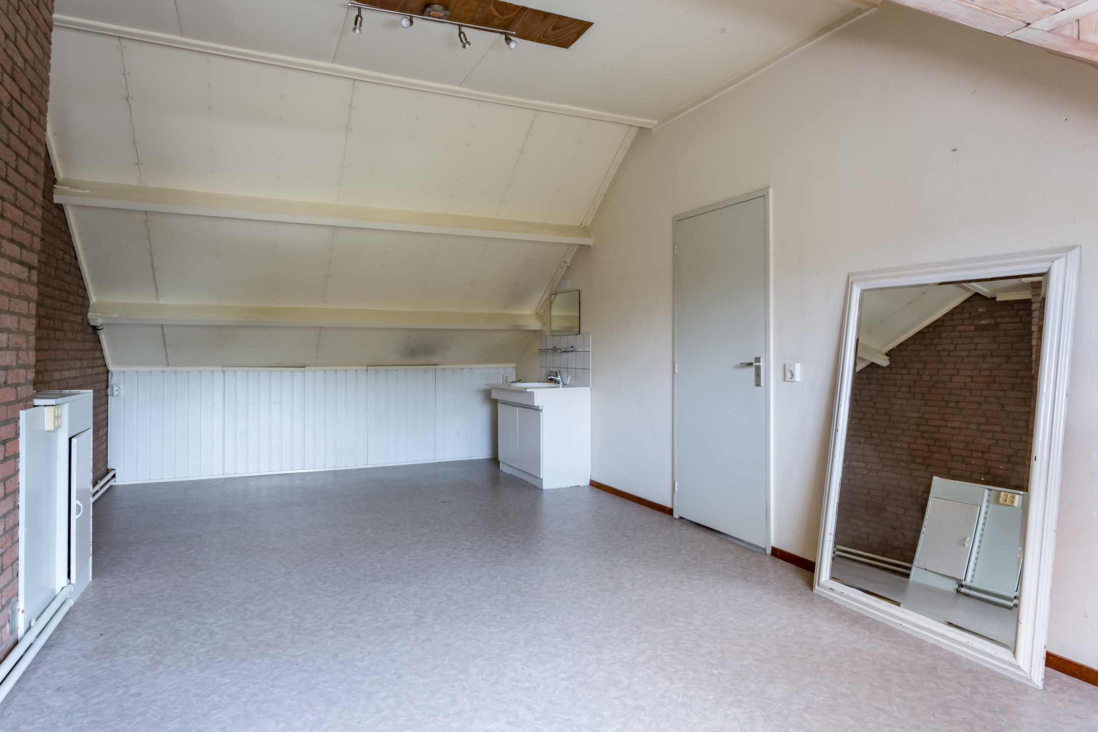 6 Rooms Rooms,1 BathroomBathrooms,Woonhuis,Te Koop,1492