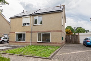 5 Rooms Rooms,1 BathroomBathrooms,Woonhuis,Te Koop,1512