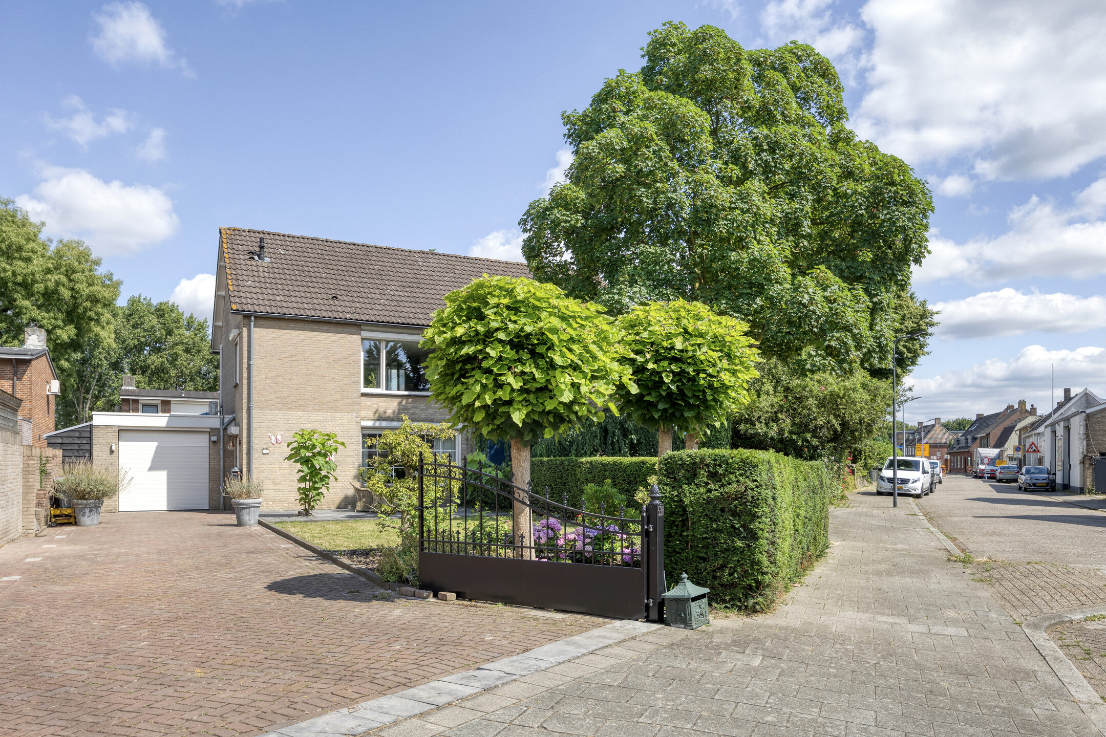 6 Rooms Rooms,1 BathroomBathrooms,Woonhuis,Te Koop,1516