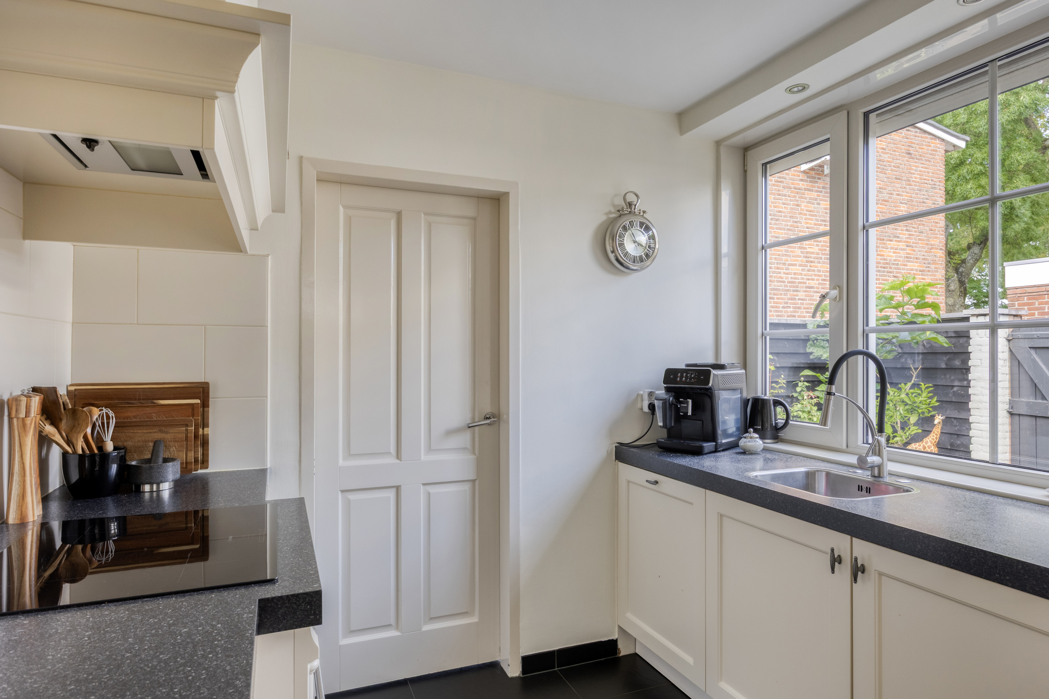 6 Rooms Rooms,1 BathroomBathrooms,Woonhuis,Te Koop,1516