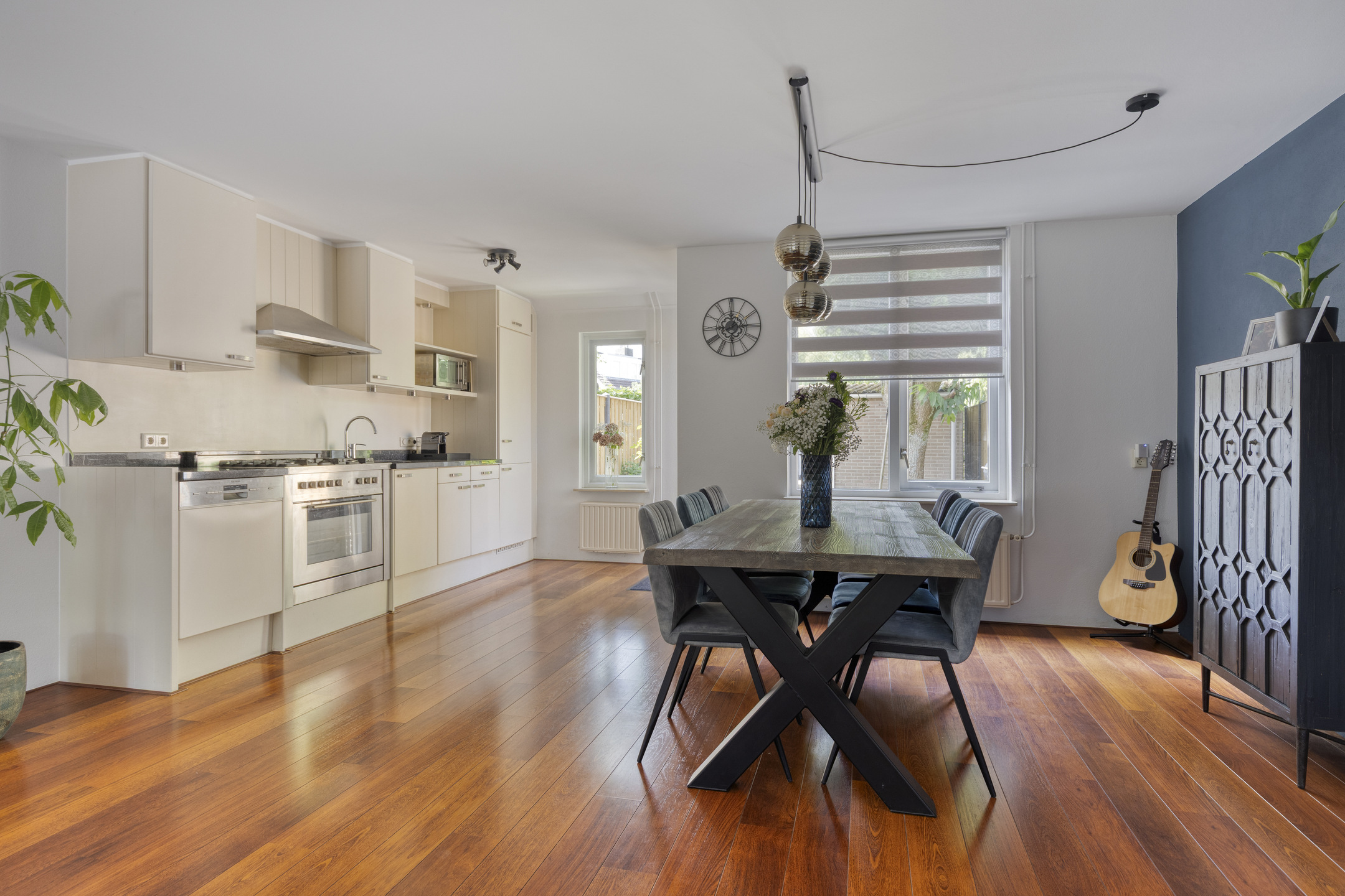 5 Rooms Rooms,1 BathroomBathrooms,Woonhuis,Te Koop,1525