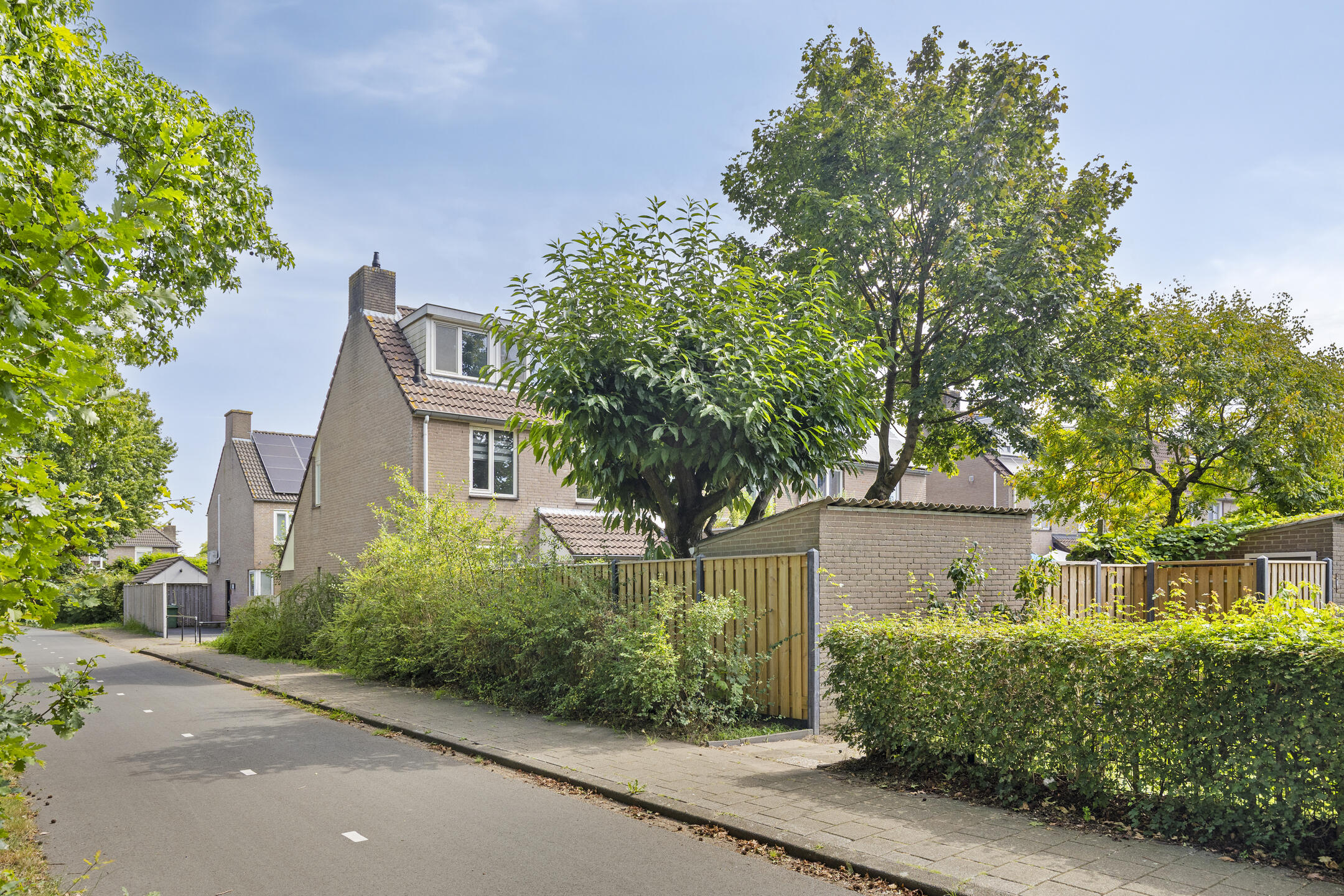 5 Rooms Rooms,1 BathroomBathrooms,Woonhuis,Te Koop,1525