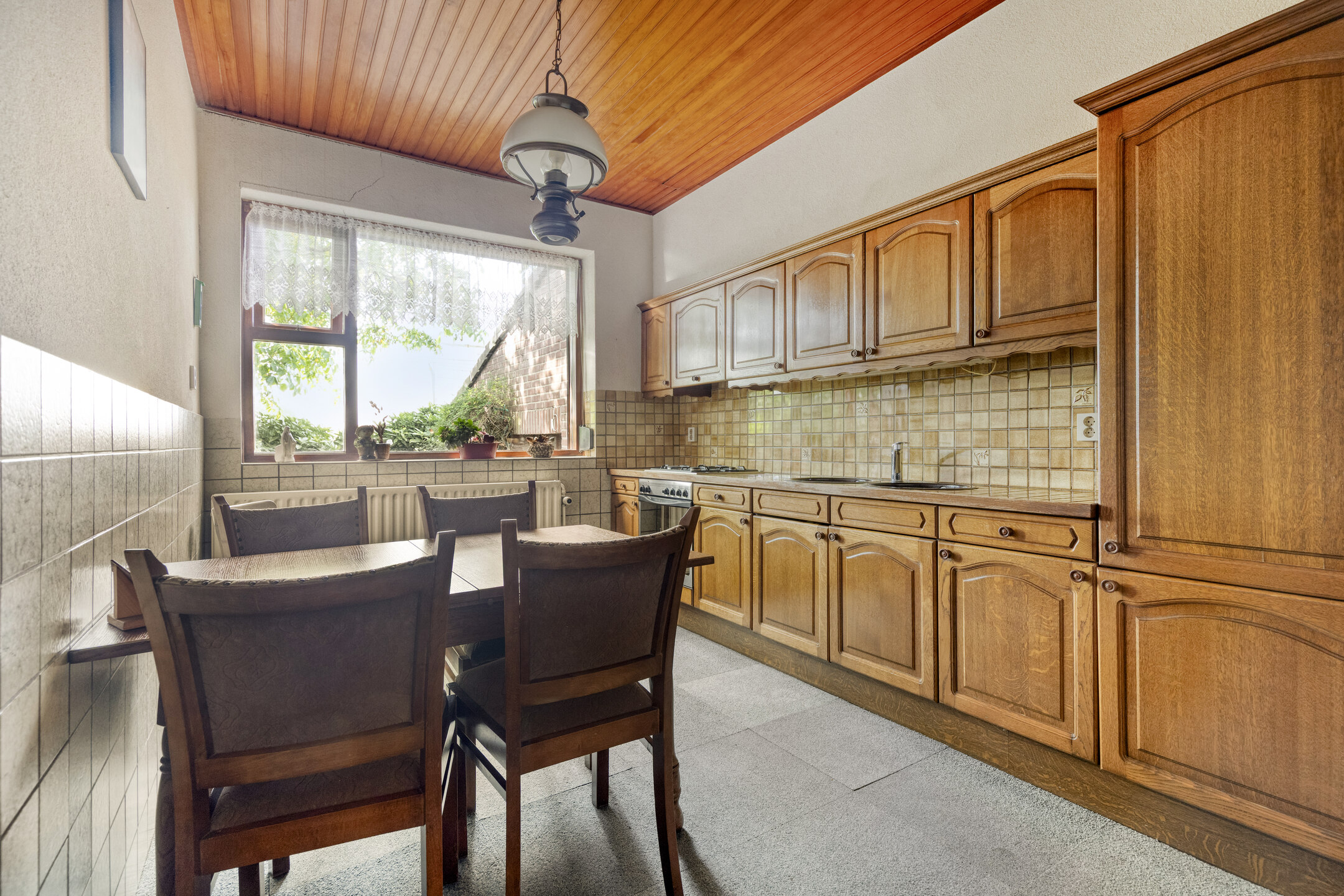 6 Rooms Rooms,1 BathroomBathrooms,Woonhuis,Te Koop,1536