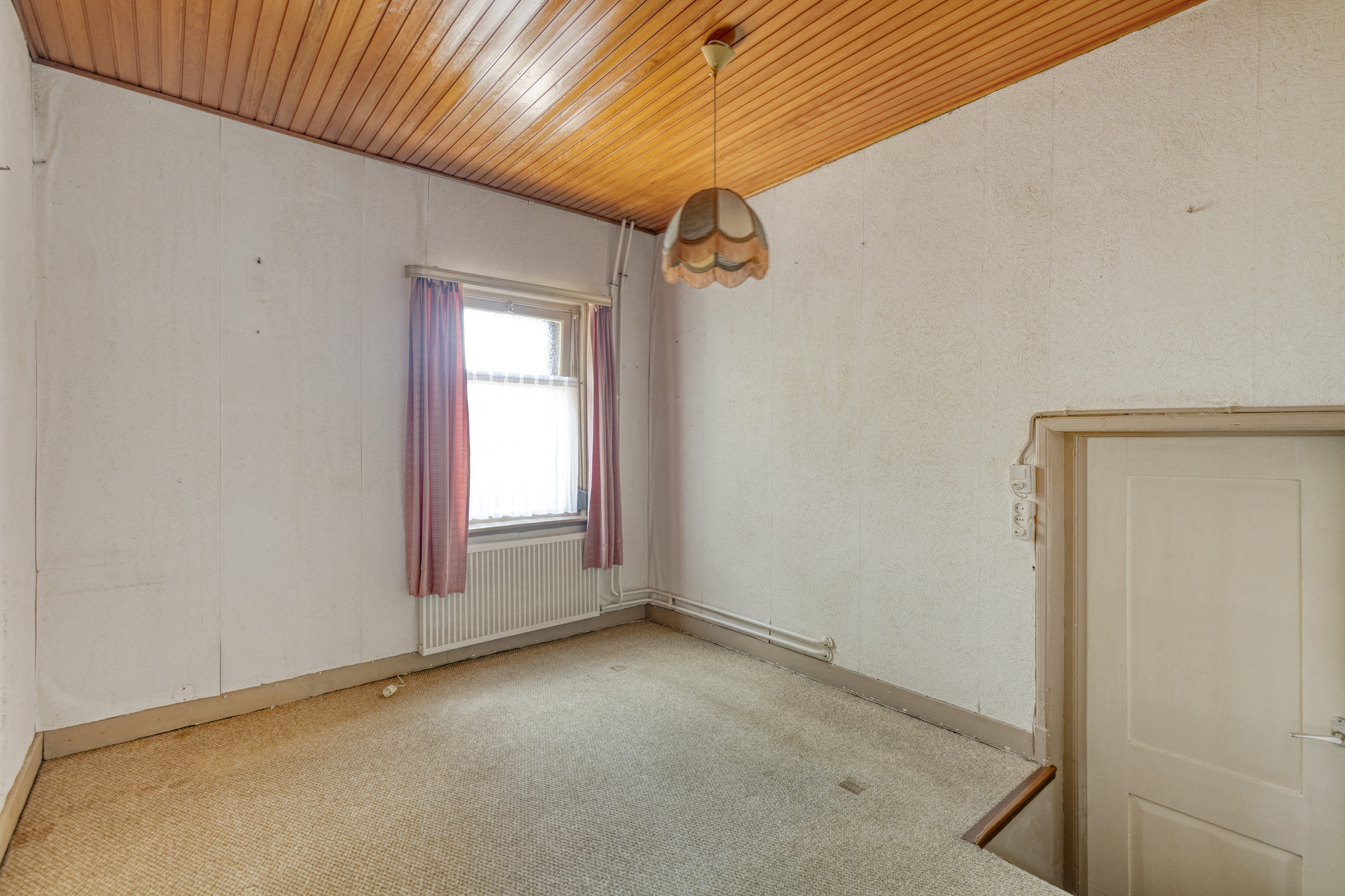 6 Rooms Rooms,1 BathroomBathrooms,Woonhuis,Te Koop,1536