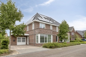 6 Rooms Rooms,1 BathroomBathrooms,Woonhuis,Te Koop,1543