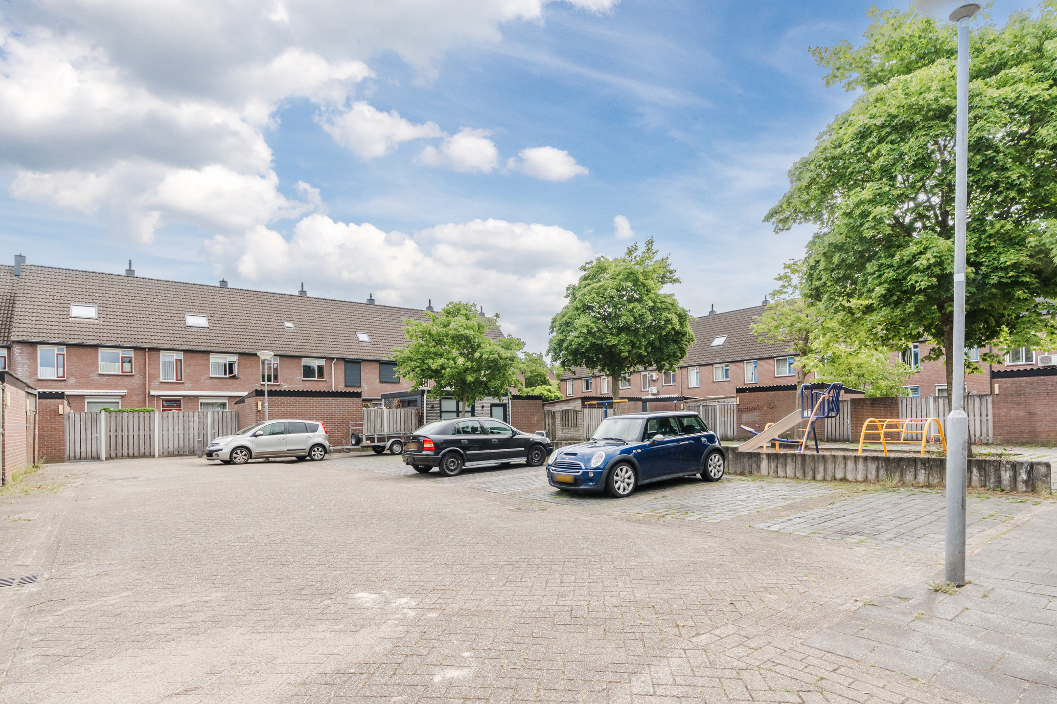 5 Rooms Rooms,1 BathroomBathrooms,Woonhuis,Te Koop,1553