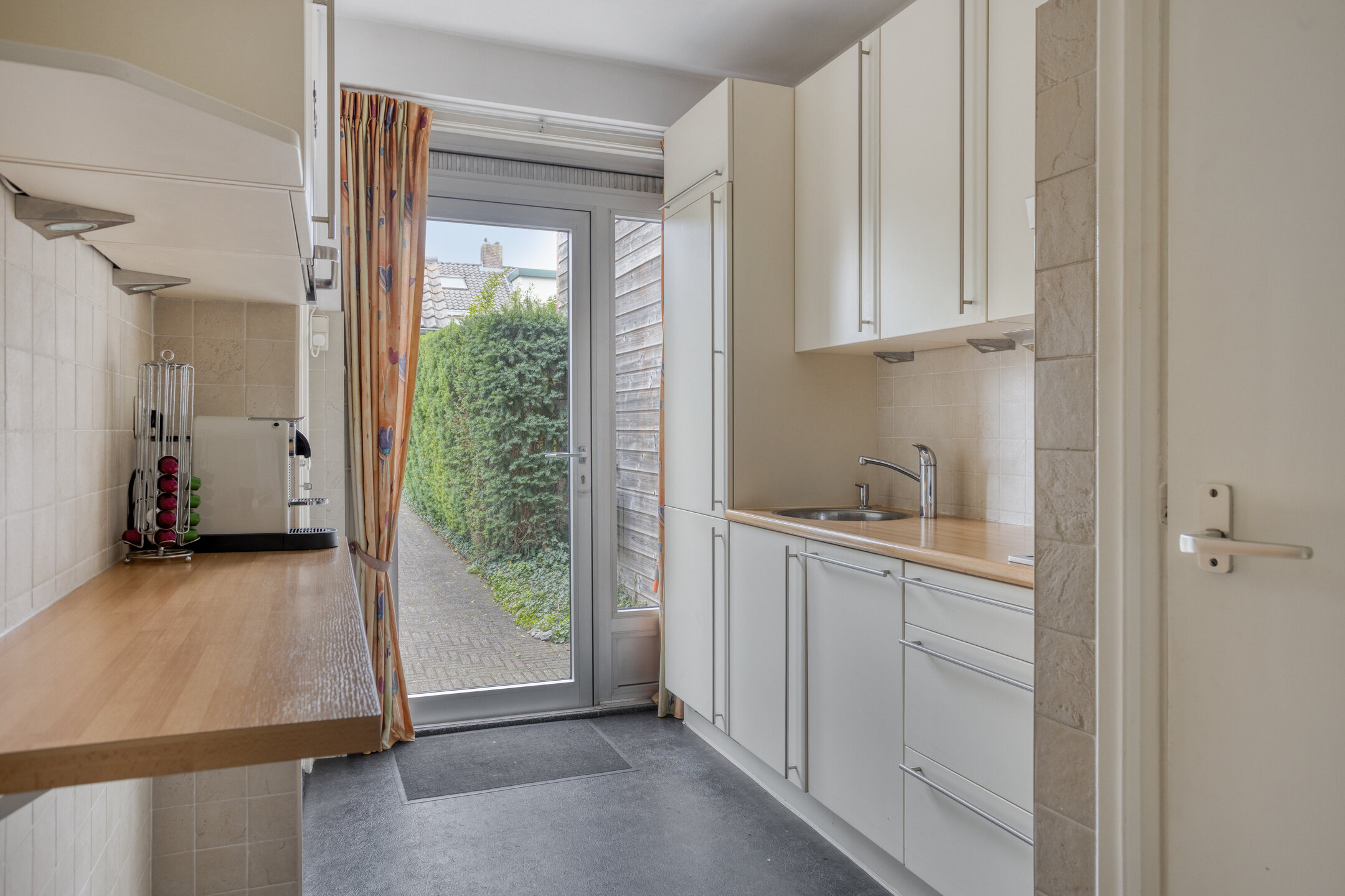 6 Rooms Rooms,1 BathroomBathrooms,Woonhuis,Te Koop,1555