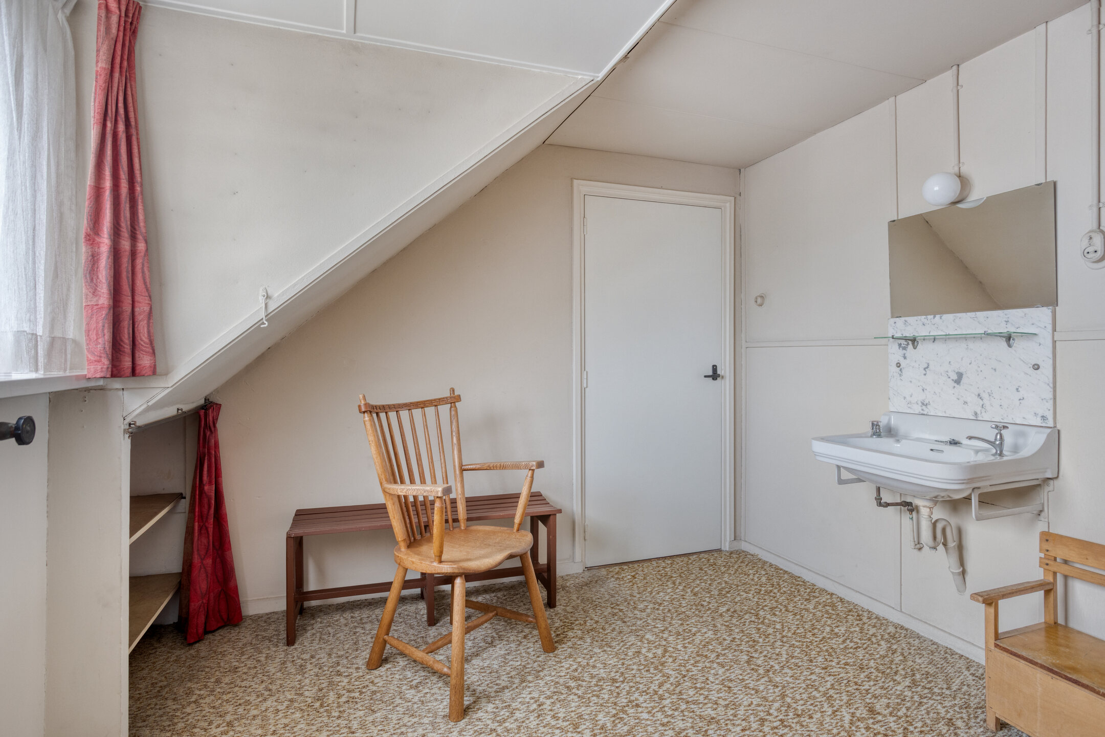 6 Rooms Rooms,1 BathroomBathrooms,Woonhuis,Te Koop,1555