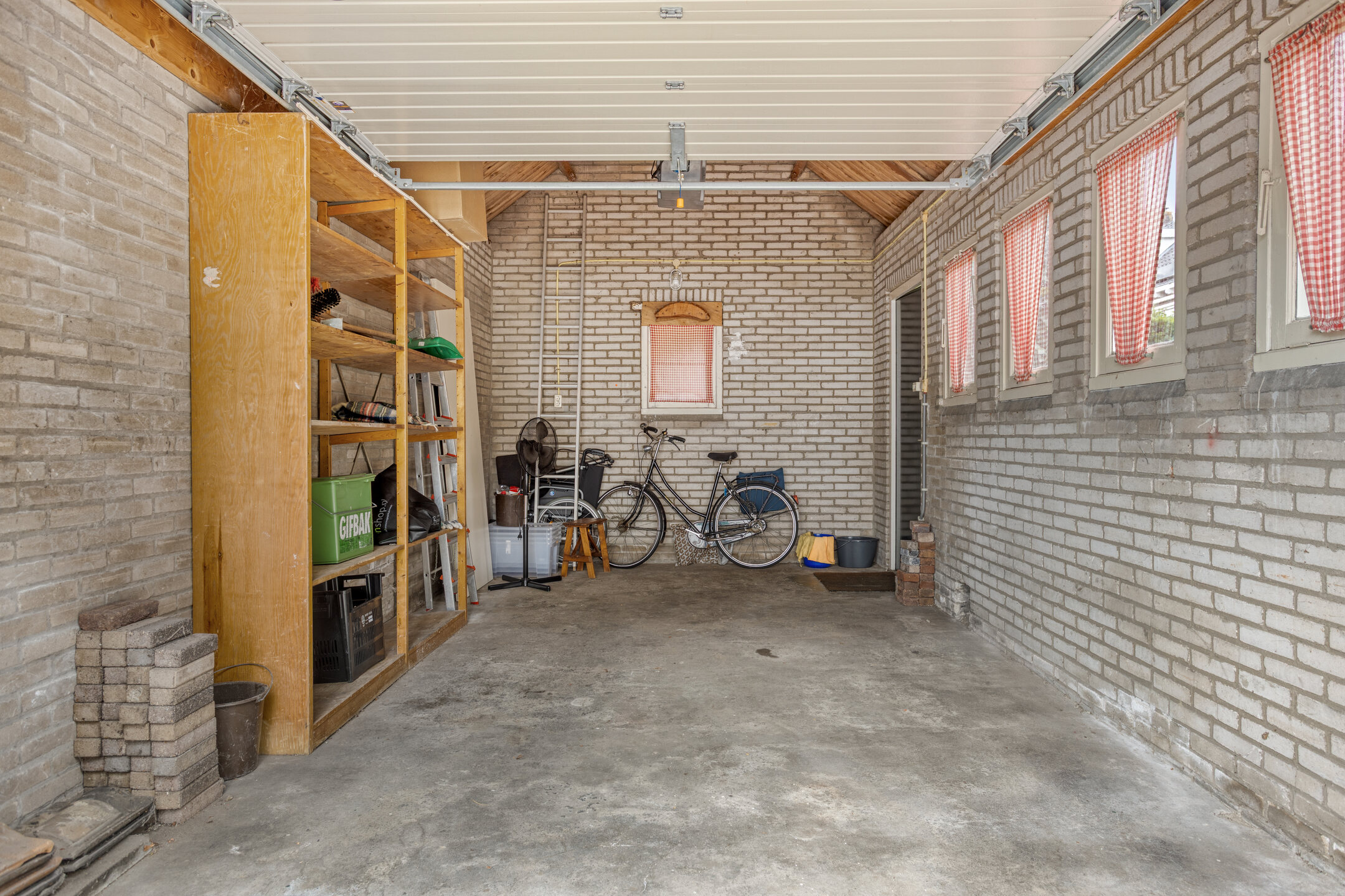 6 Rooms Rooms,1 BathroomBathrooms,Woonhuis,Te Koop,1555