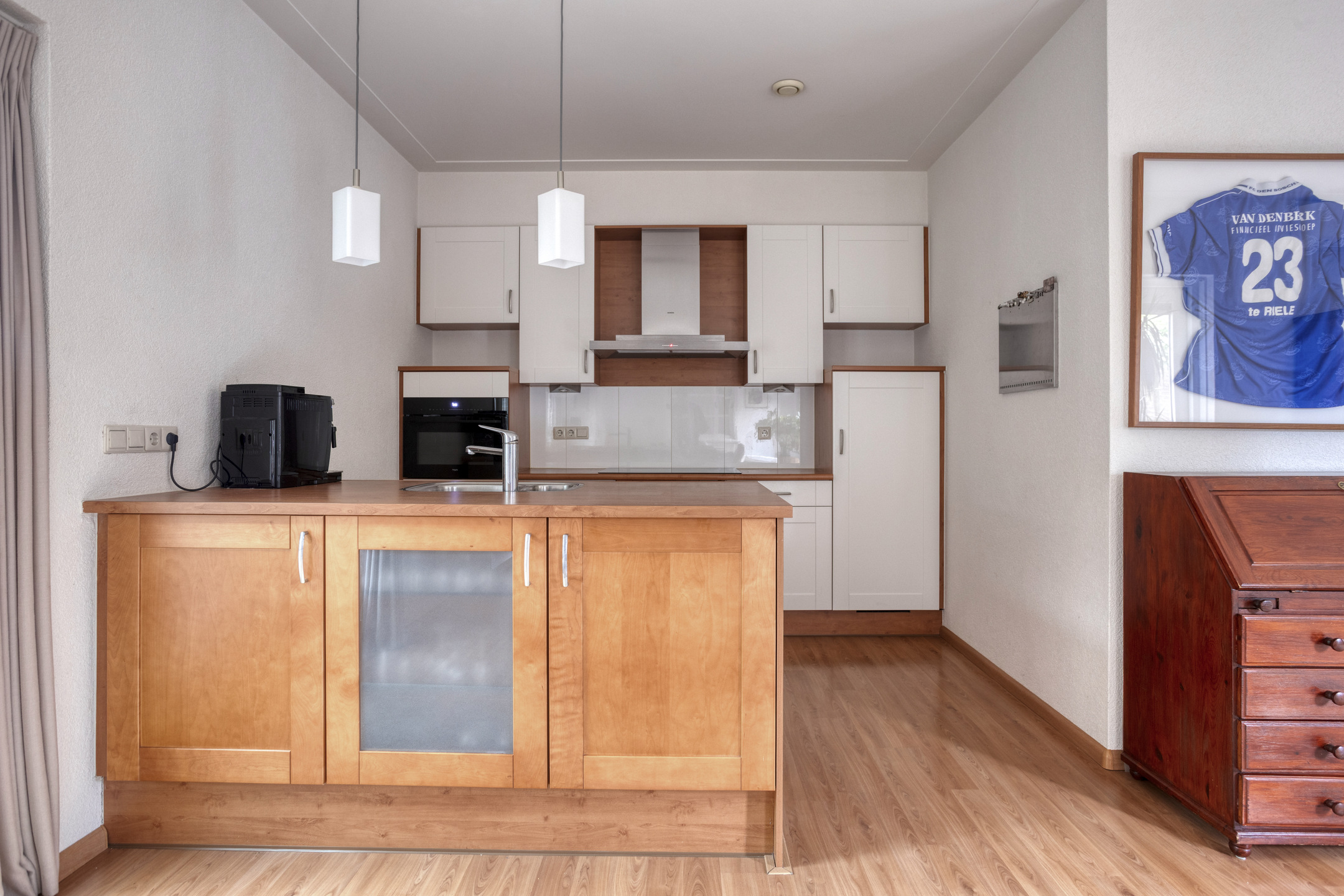 5 Rooms Rooms,2 BathroomsBathrooms,Woonhuis,Te Koop,1559