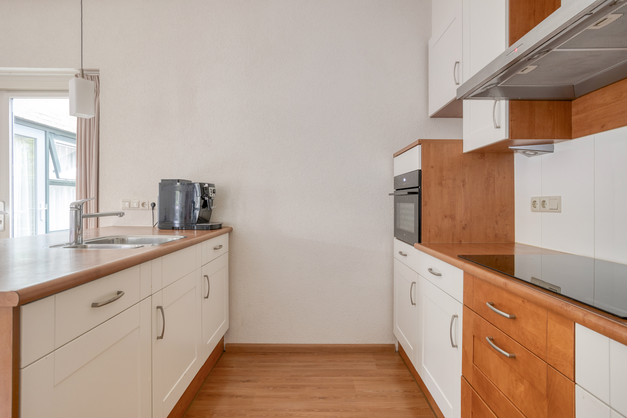 5 Rooms Rooms,2 BathroomsBathrooms,Woonhuis,Te Koop,1559