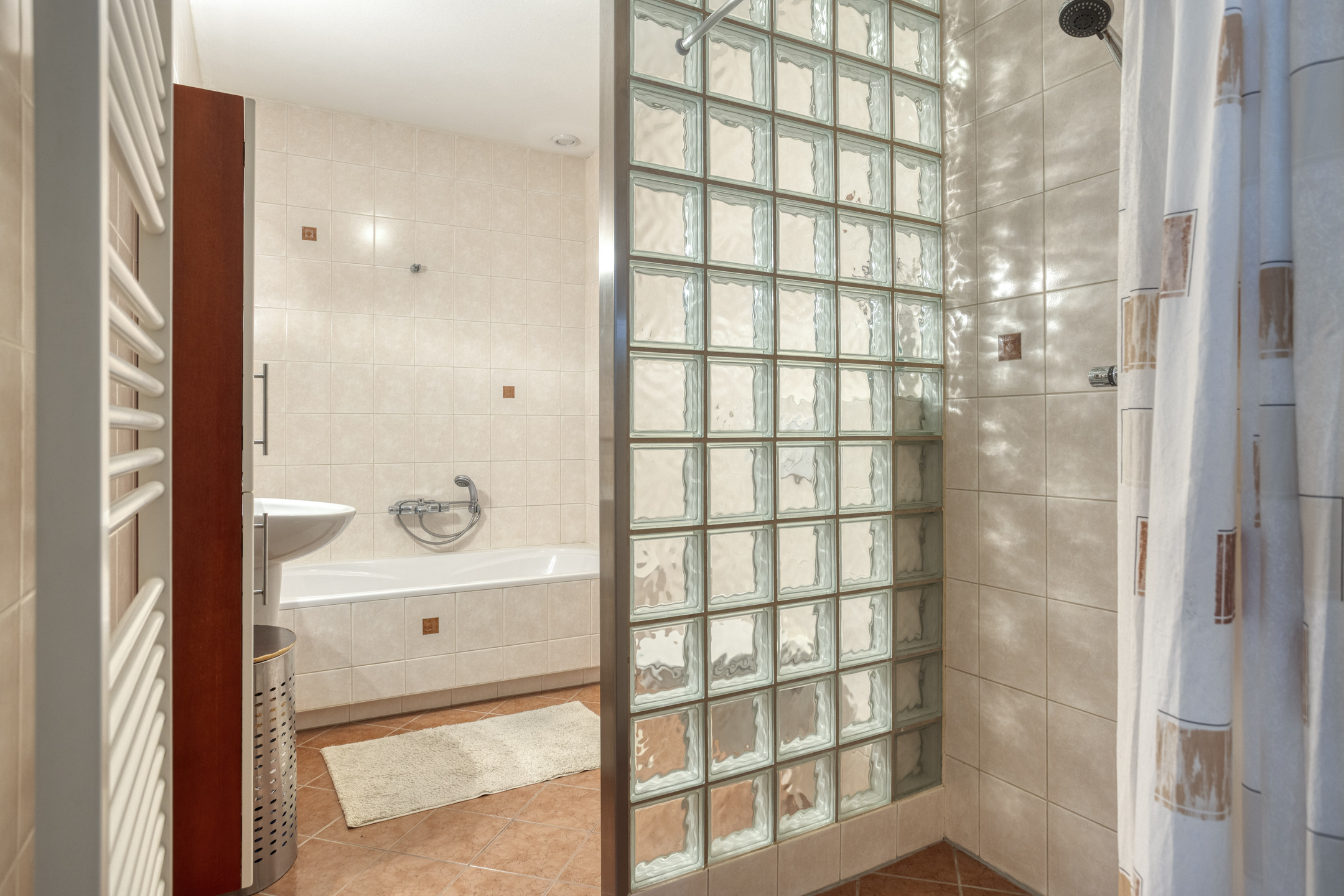 5 Rooms Rooms,2 BathroomsBathrooms,Woonhuis,Te Koop,1559
