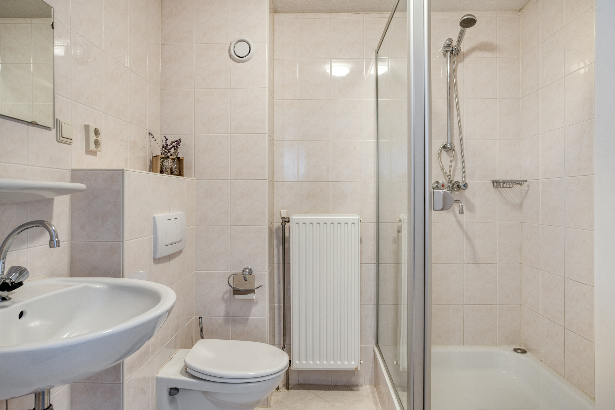 5 Rooms Rooms,2 BathroomsBathrooms,Woonhuis,Te Koop,1559