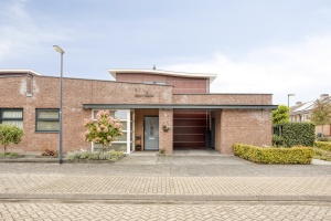 5 Rooms Rooms,2 BathroomsBathrooms,Woonhuis,Te Koop,1559