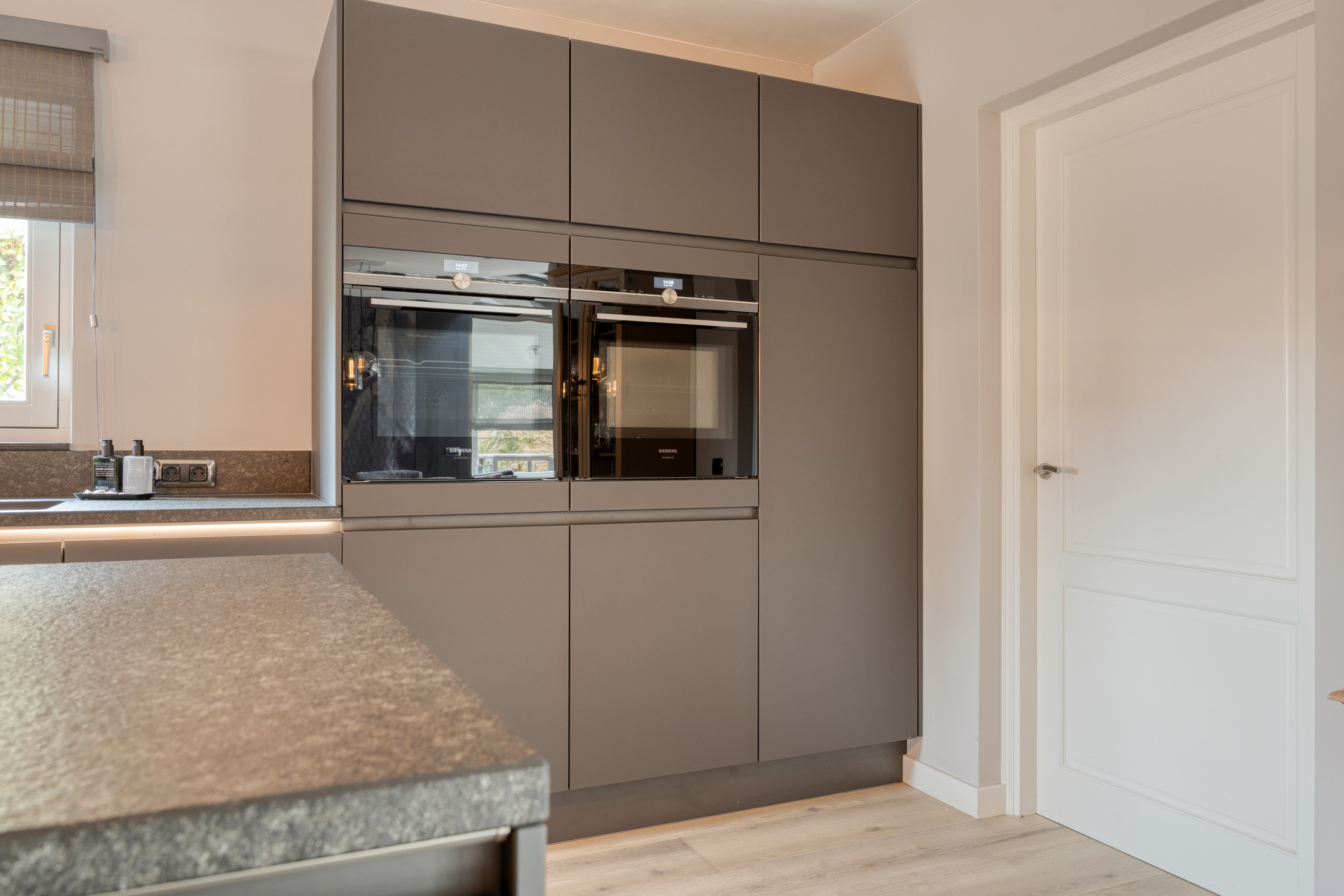 8 Rooms Rooms,2 BathroomsBathrooms,Woonhuis,Te Koop,1576 8 Rooms Rooms,2 BathroomsBathrooms,Woonhuis,Te Koop,1576