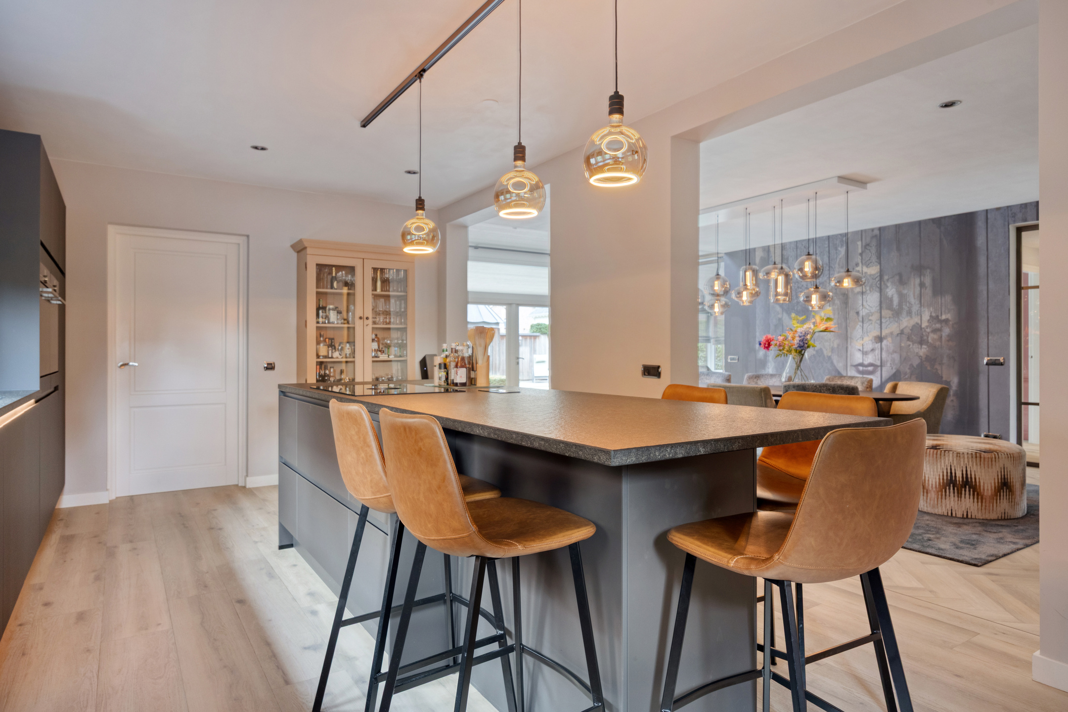 8 Rooms Rooms,2 BathroomsBathrooms,Woonhuis,Te Koop,1576 8 Rooms Rooms,2 BathroomsBathrooms,Woonhuis,Te Koop,1576