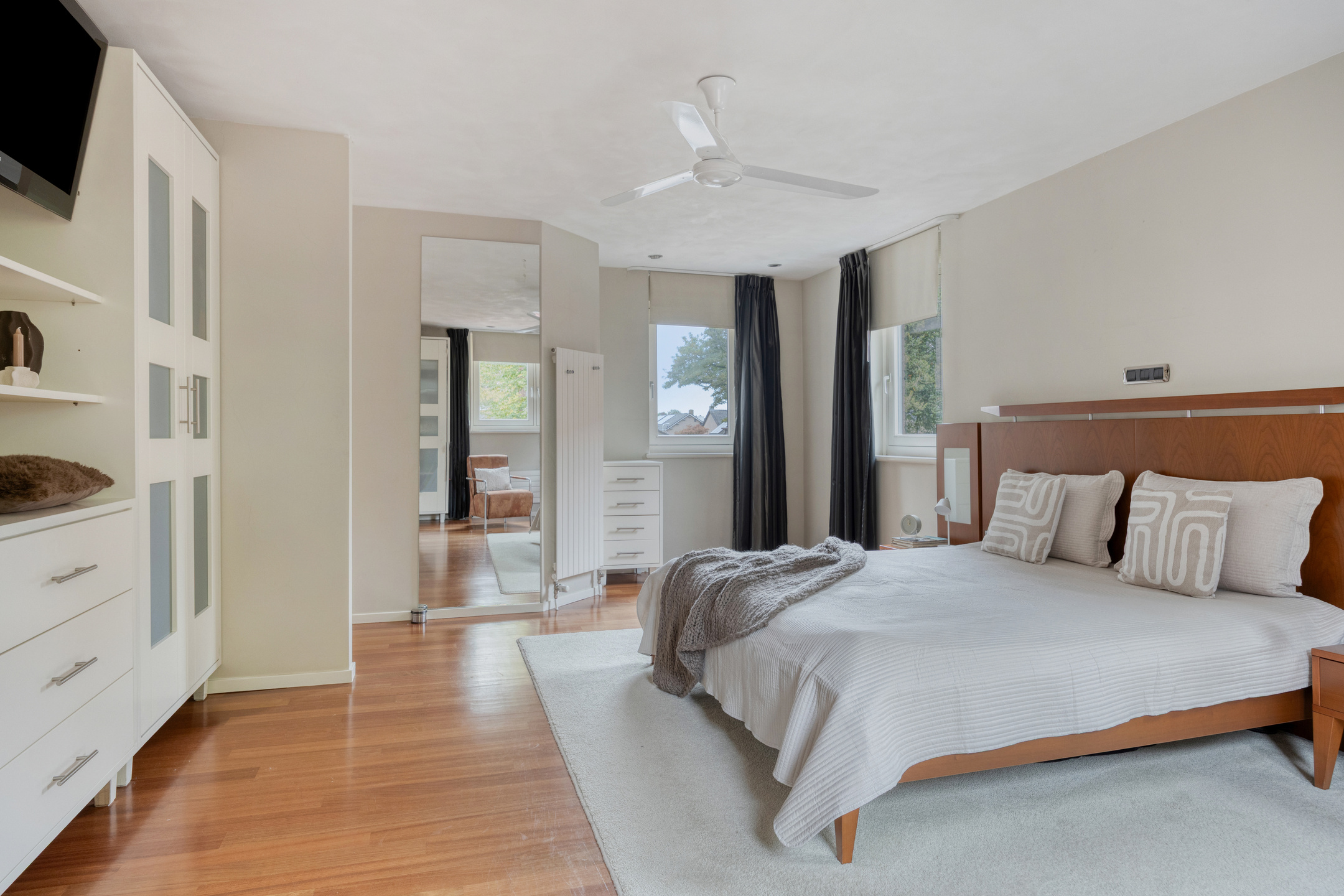 8 Rooms Rooms,2 BathroomsBathrooms,Woonhuis,Te Koop,1576 8 Rooms Rooms,2 BathroomsBathrooms,Woonhuis,Te Koop,1576