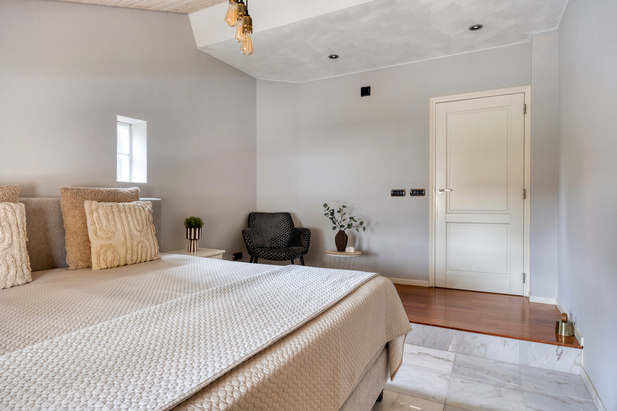 8 Rooms Rooms,2 BathroomsBathrooms,Woonhuis,Te Koop,1576 8 Rooms Rooms,2 BathroomsBathrooms,Woonhuis,Te Koop,1576