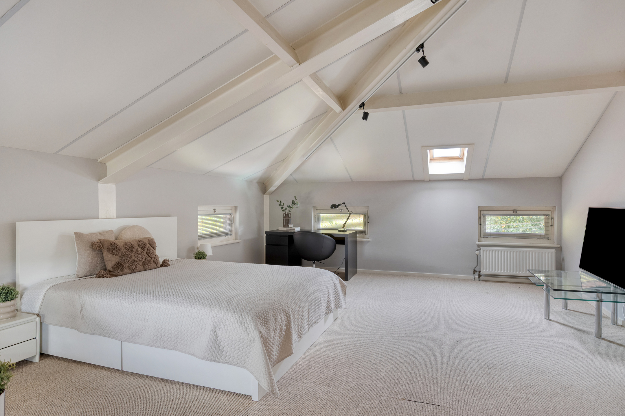 8 Rooms Rooms,2 BathroomsBathrooms,Woonhuis,Te Koop,1576 8 Rooms Rooms,2 BathroomsBathrooms,Woonhuis,Te Koop,1576