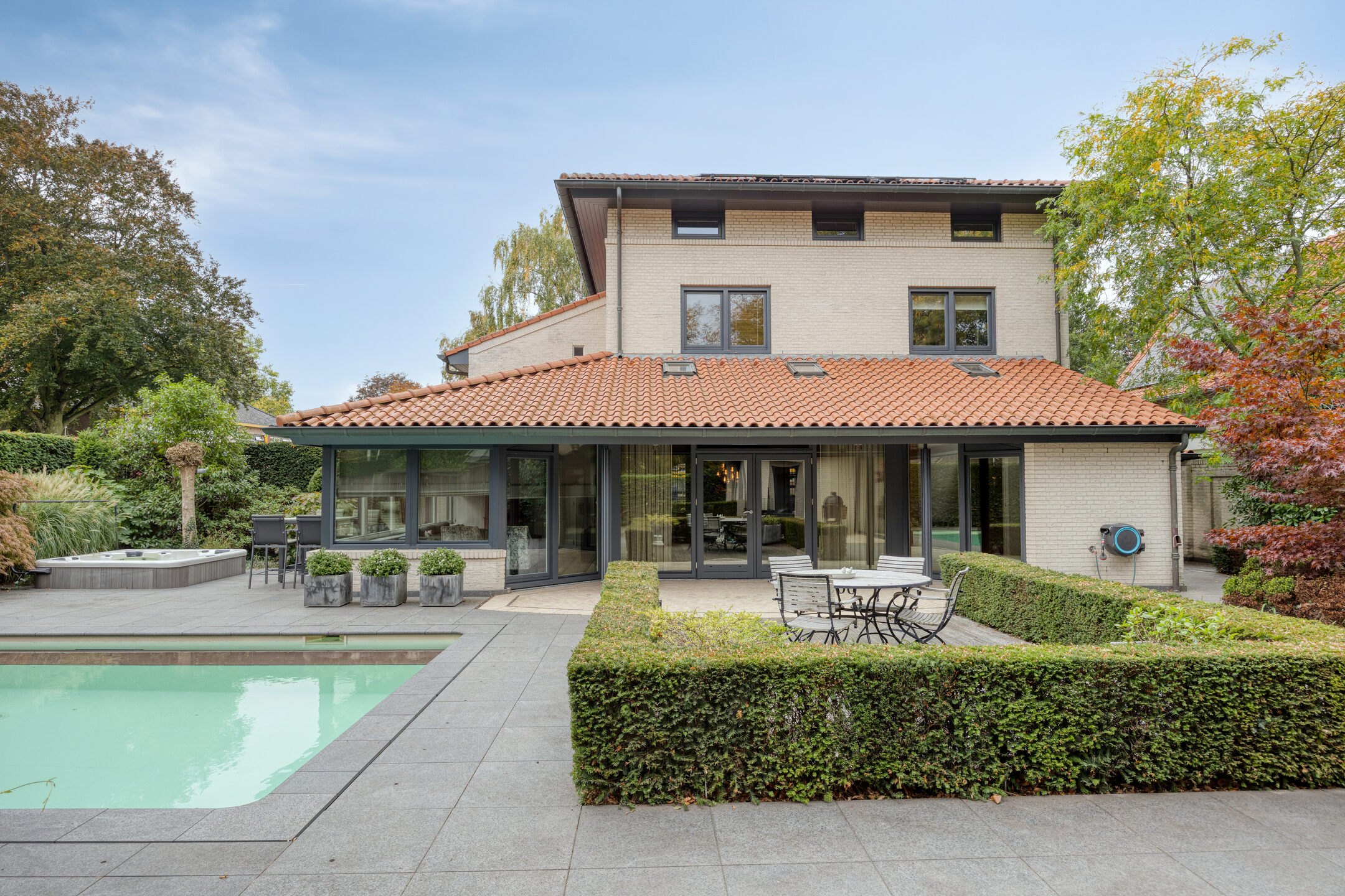 8 Rooms Rooms,2 BathroomsBathrooms,Woonhuis,Te Koop,1576 8 Rooms Rooms,2 BathroomsBathrooms,Woonhuis,Te Koop,1576