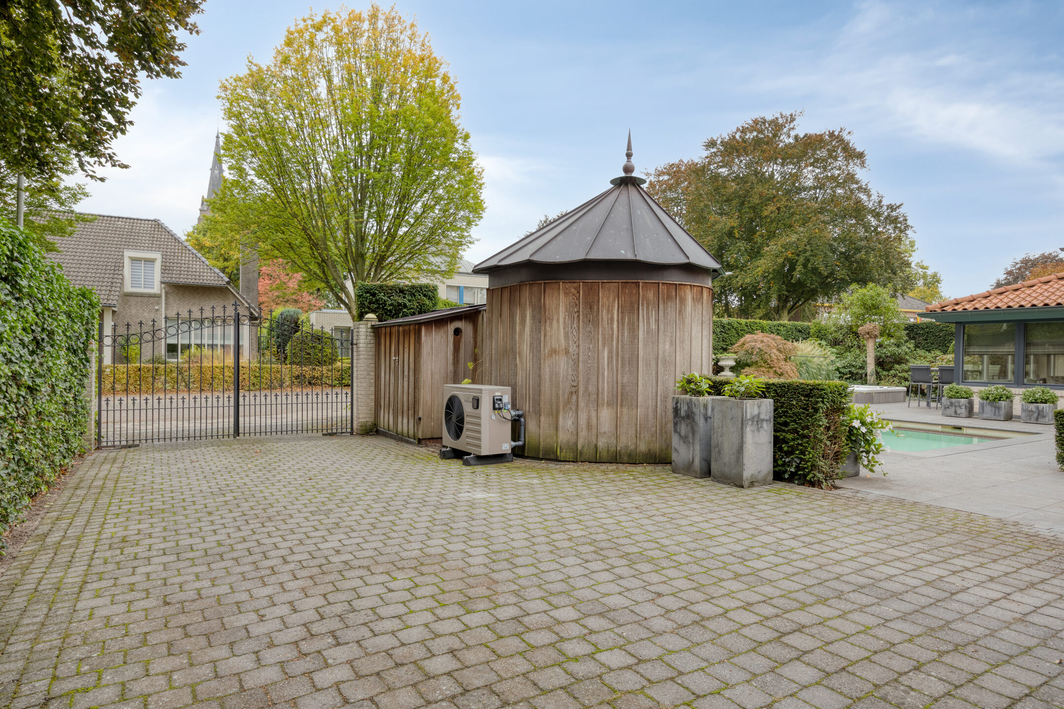 8 Rooms Rooms,2 BathroomsBathrooms,Woonhuis,Te Koop,1576 8 Rooms Rooms,2 BathroomsBathrooms,Woonhuis,Te Koop,1576