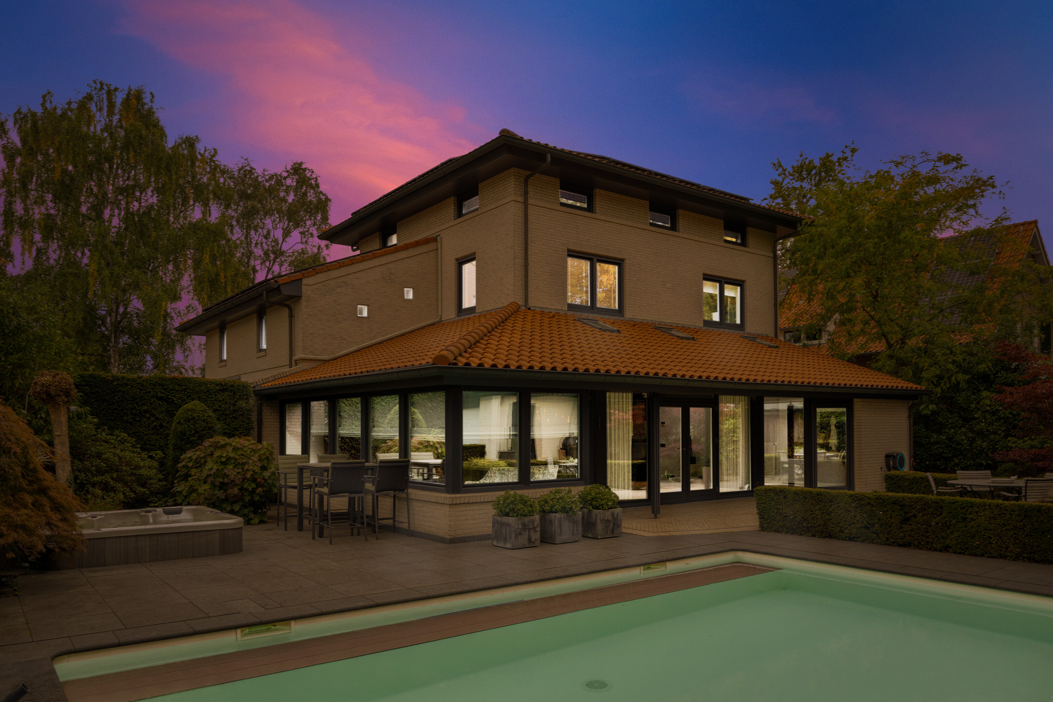 8 Rooms Rooms,2 BathroomsBathrooms,Woonhuis,Te Koop,1576 8 Rooms Rooms,2 BathroomsBathrooms,Woonhuis,Te Koop,1576