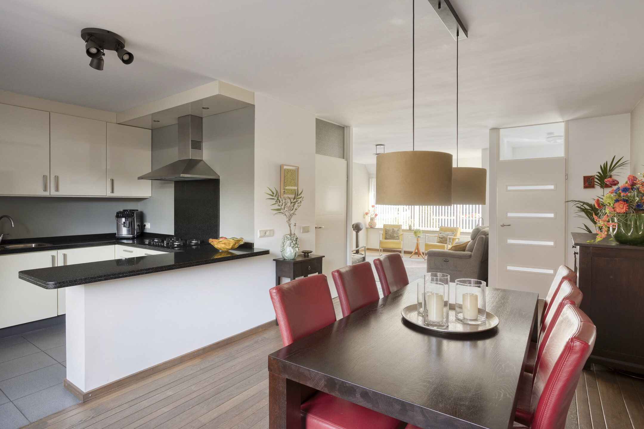 4 Rooms Rooms,Woonhuis,Te Koop,1584