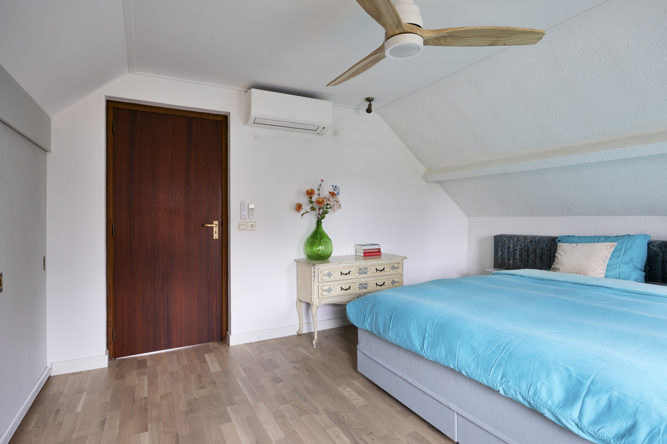 4 Rooms Rooms,1 BathroomBathrooms,Woonhuis,Te Koop,1591