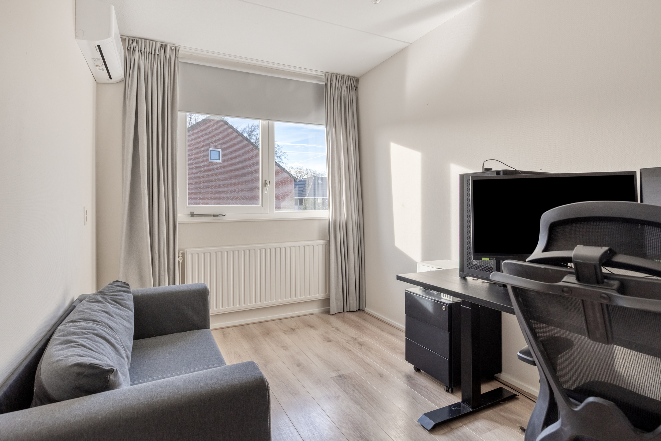 5 Rooms Rooms,1 BathroomBathrooms,Woonhuis,Te Koop,1610